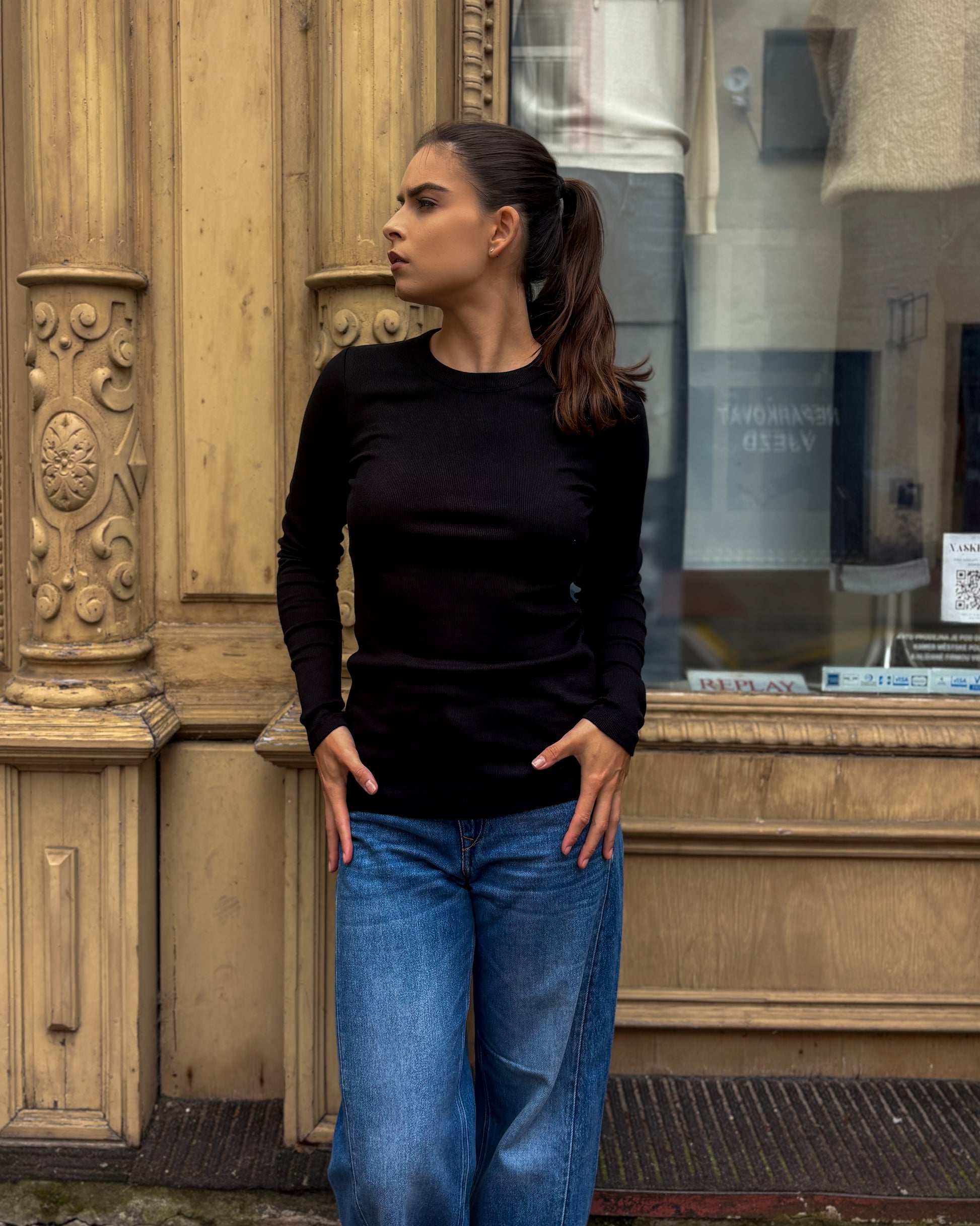 DÁMSKÉ TRIČKO REPLAY SLIM FIT STŘIHU S DLOUHÝM RUKÁVEM