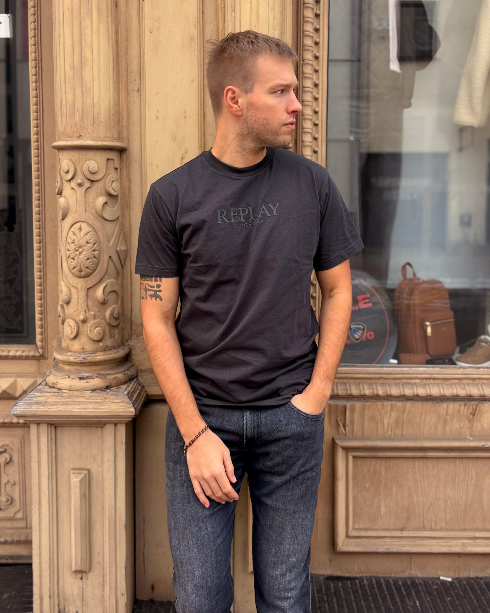 PÁNSKÉ TRIČKO REPLAY S POTISKEM NA HRUDI