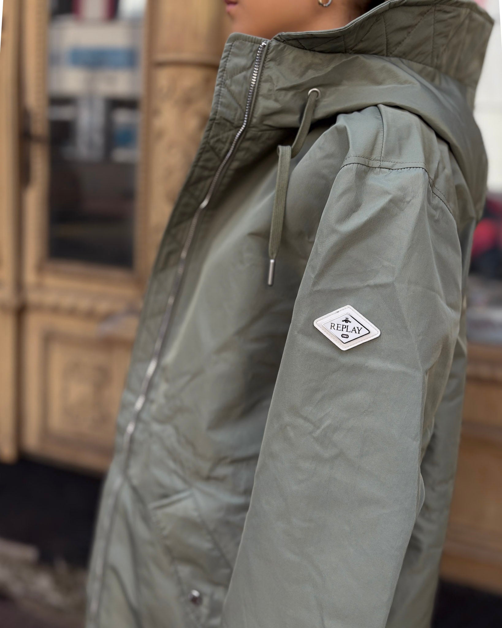 REPLAY WOMEN'S COMFORTABLE HOODED JACKET