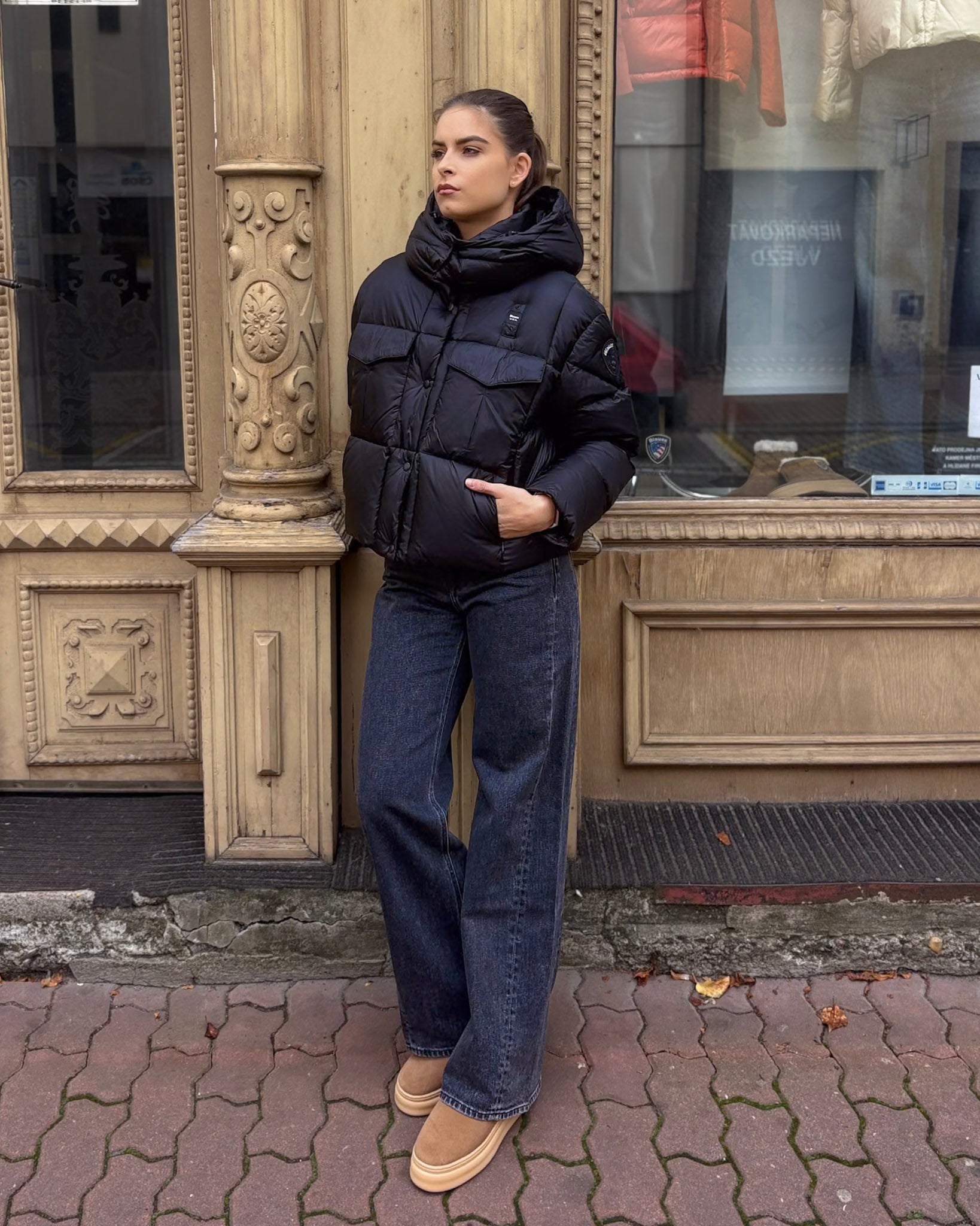 RÖVID FÉNYES BLAUER KABÁT LAVAL 