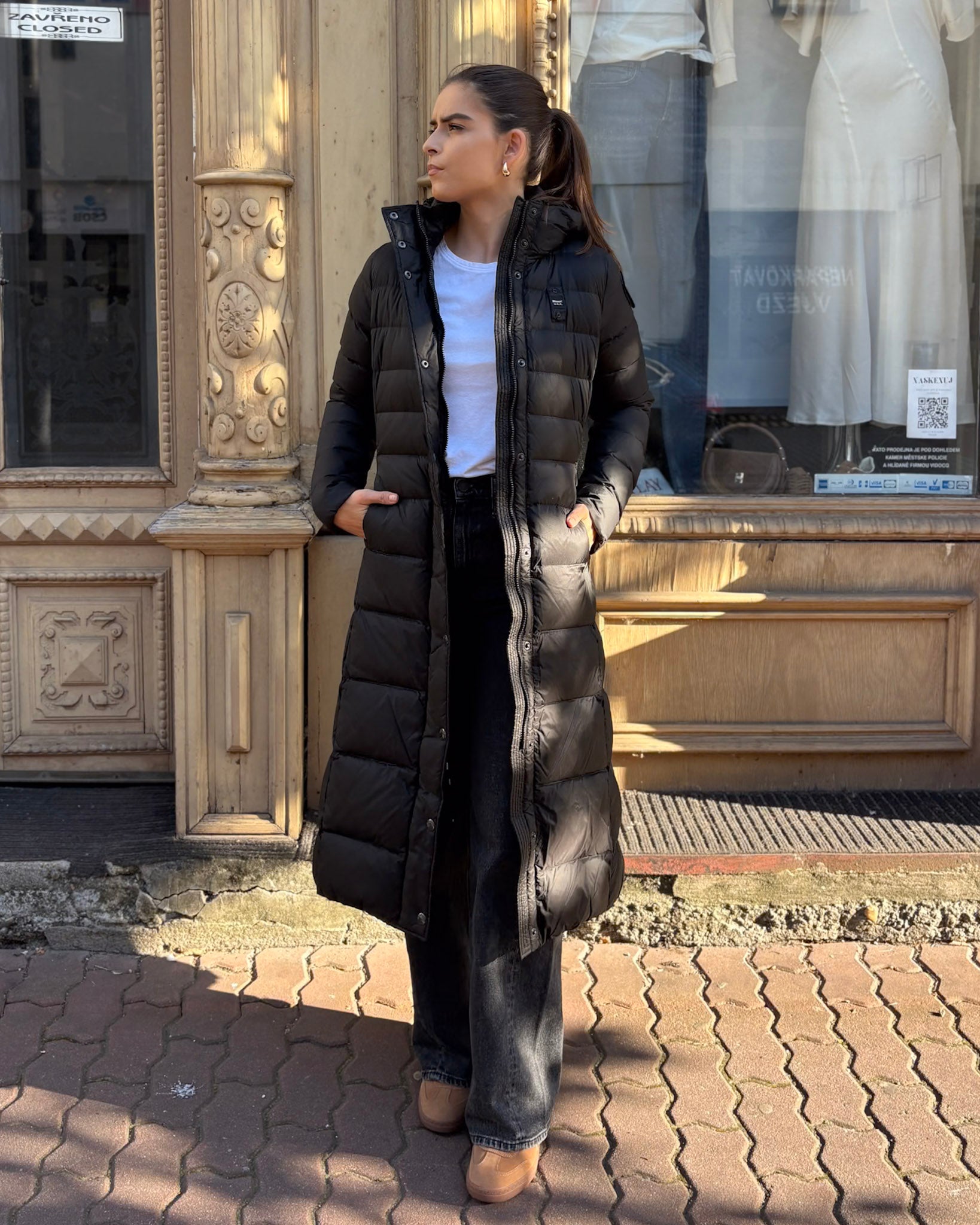 DLOUHÁ DÁMSKÁ PÉŘOVÁ BLAUER BUNDA ANITA