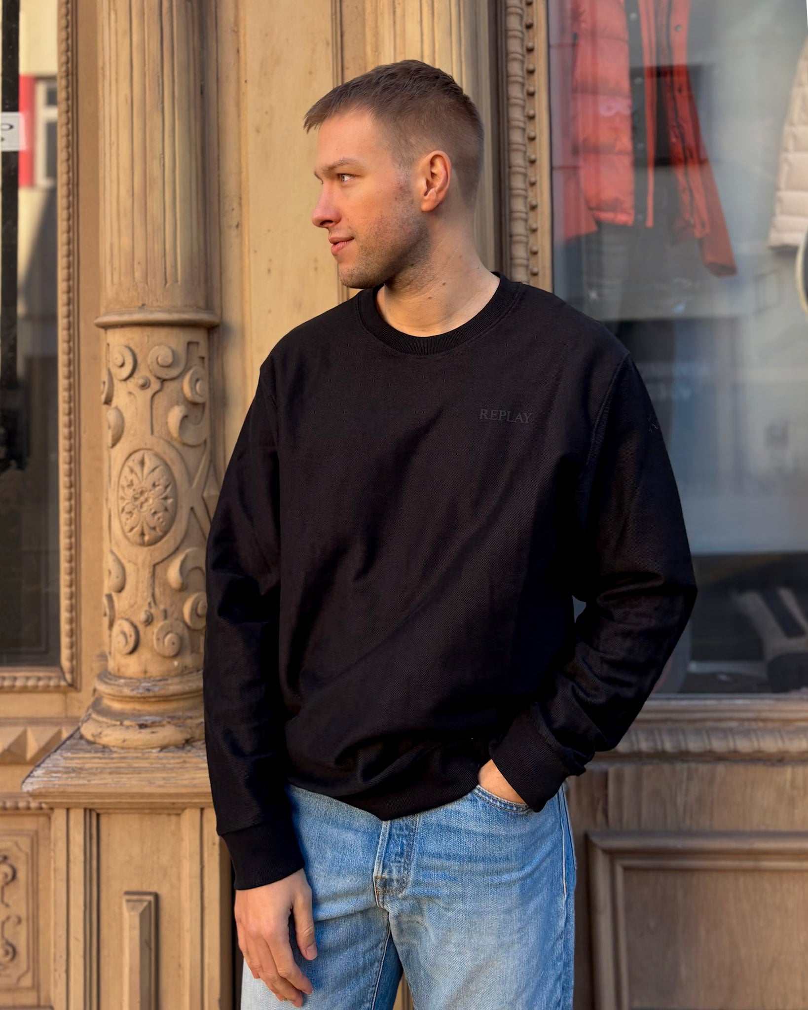 PÁNSKÉ TRIČKO REPLAY S DLOUHÝM RUKÁVEM Z REŽNÉ BAVLNY