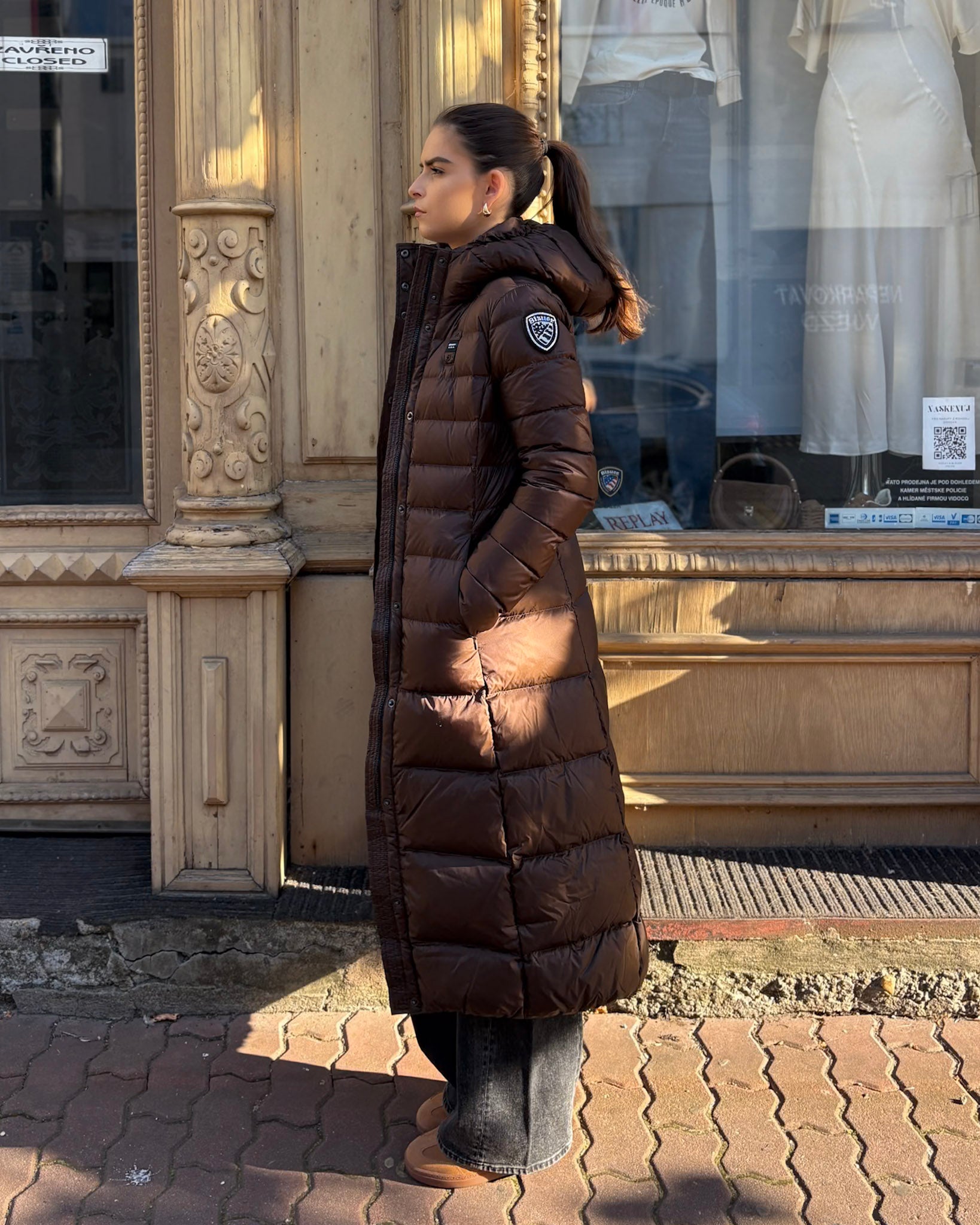 DLOUHÁ DÁMSKÁ PÉŘOVÁ BLAUER BUNDA ANITA