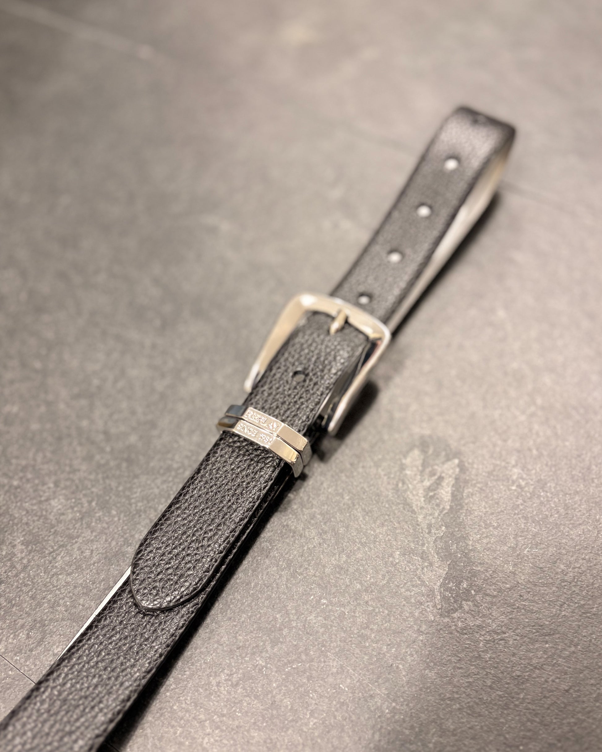 PÁSEK REPLAY S DVOJITÝM GRAVÍROVANÝM POUTKEM - AW2630.000.A0502F