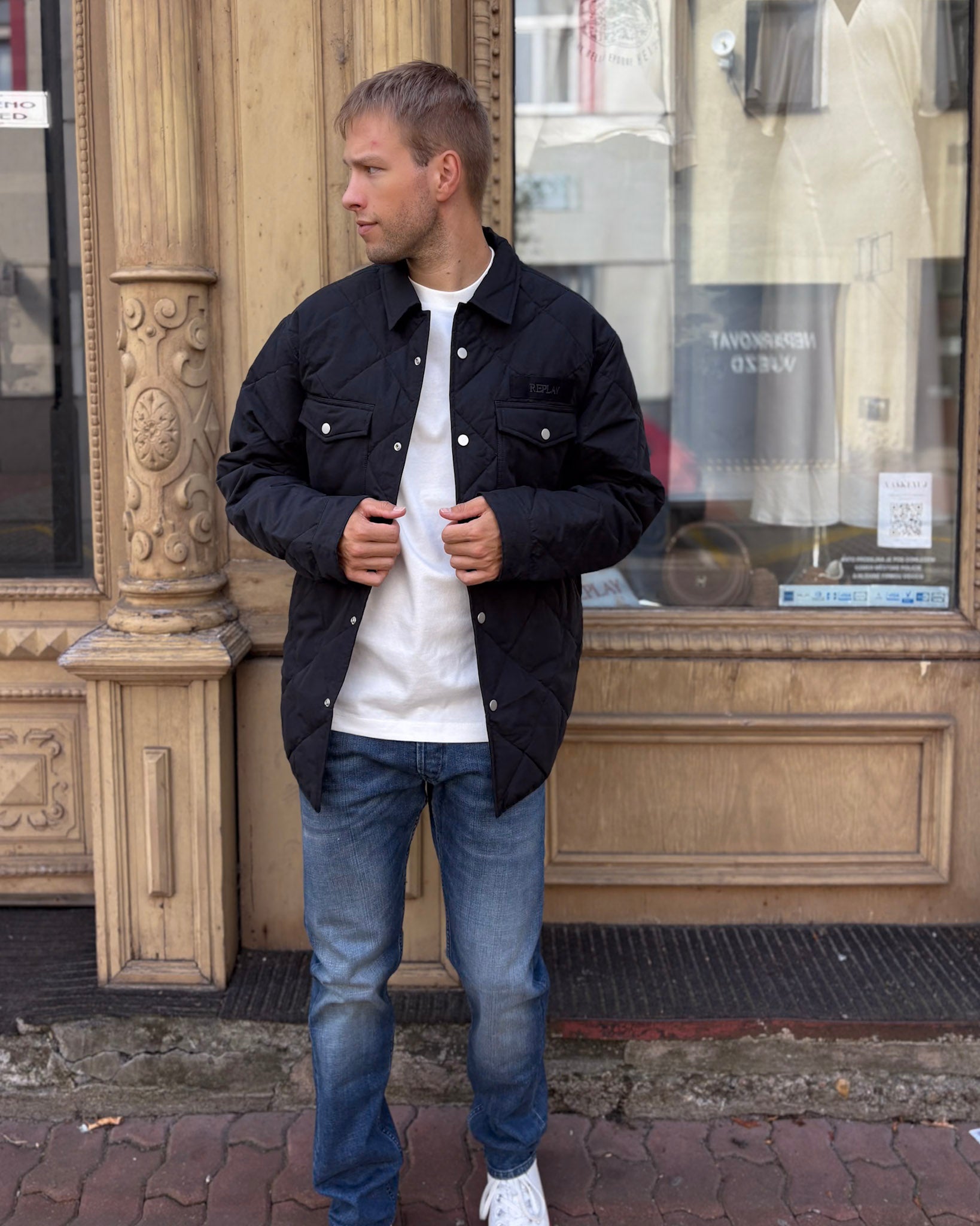 REPLAY FÉRFI DZSEKI GYÉMÁNT MINTÁS STEPELÉSSEL ÉS GALLÉRRAL