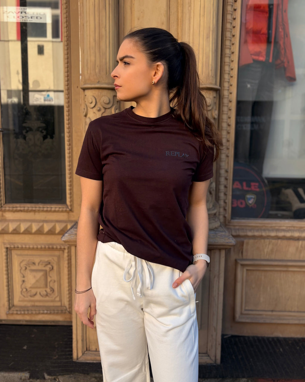 DÁMSKÉ TRIČKO REPLAY S LOGEM NA HRUDNÍKU