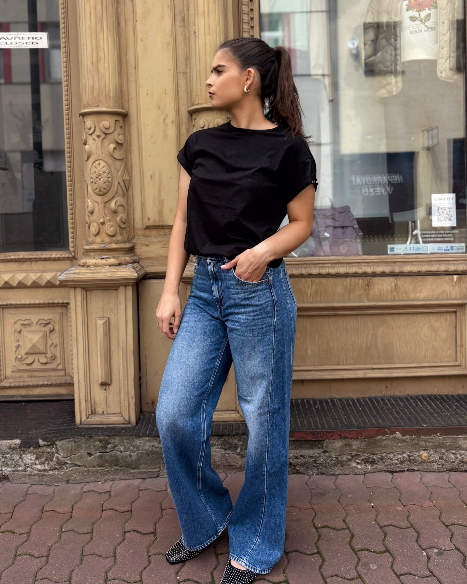 DÁMSKÉ BASIC TRIČKO S KRÁTKÝM RUKÁVEM