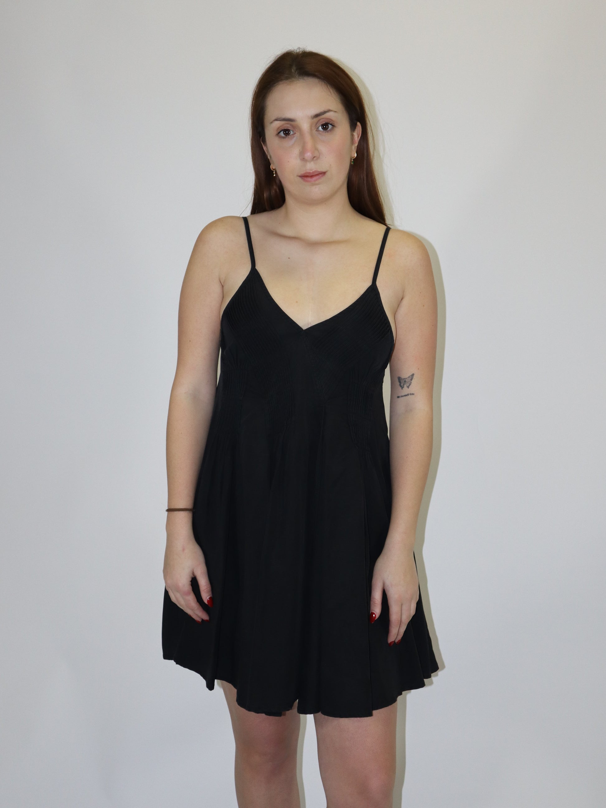 REPLAY DÁMSKÉ LETNÍ MINI ŠATY NA RAMÍNKA S PLISOVÁNÍM