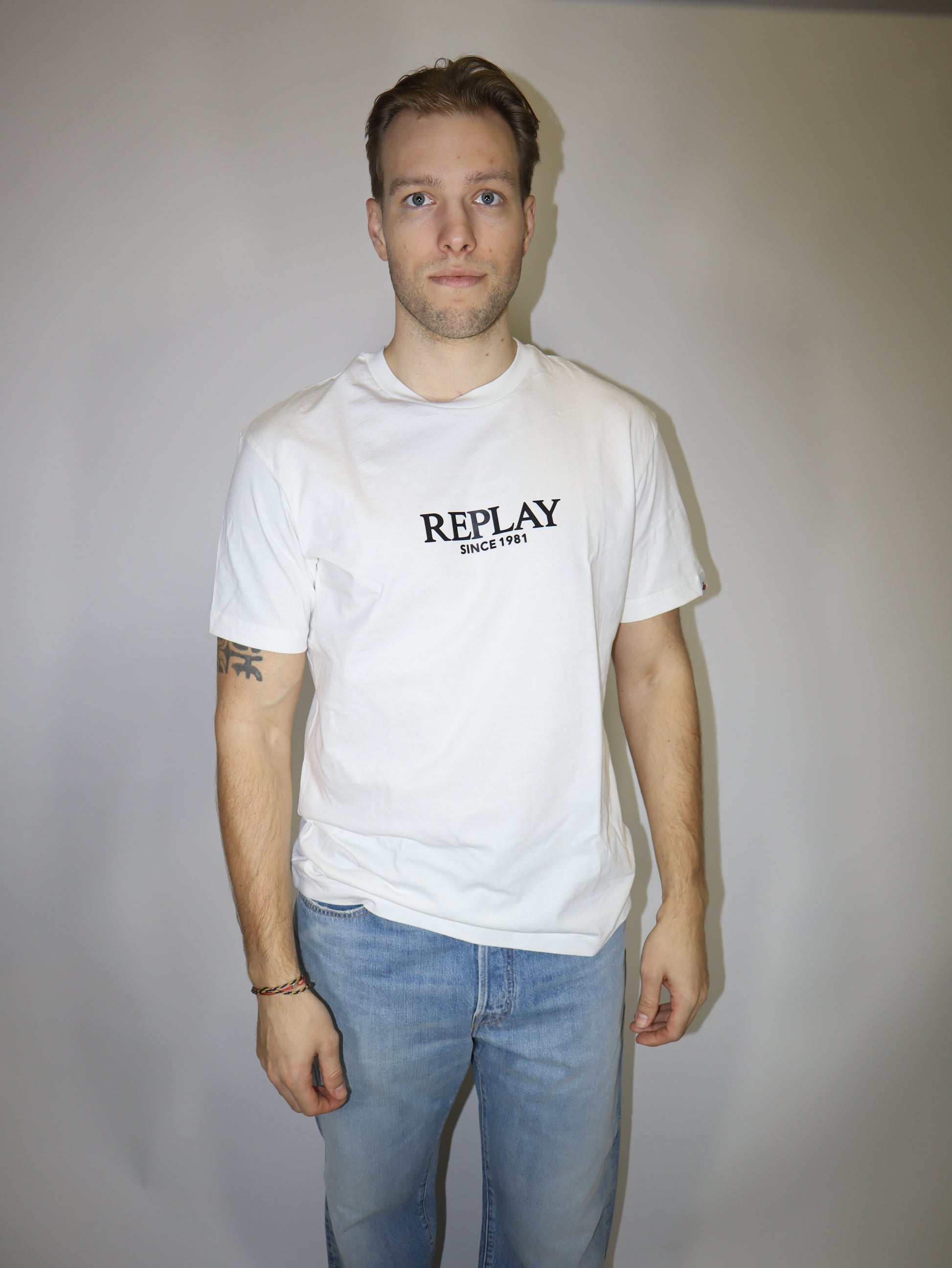 REPLAY PÁNSKÉ TRIČKO VOLNÉHO STŘIHU S POTISKEM