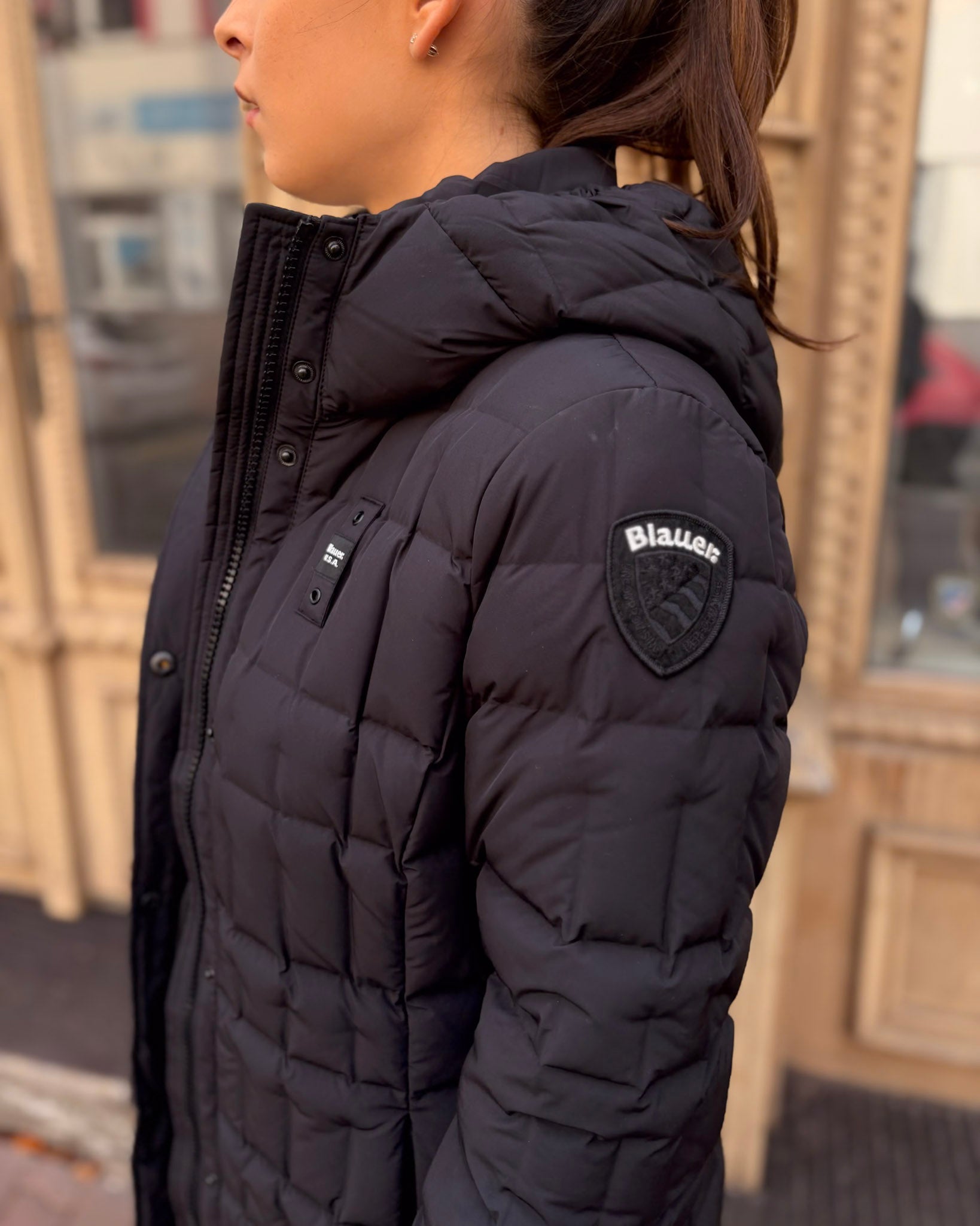 DÁMSKÝ KABÁT BLAUER S OBDÉLNÍKOVÝM PROŠÍVÁNÍM