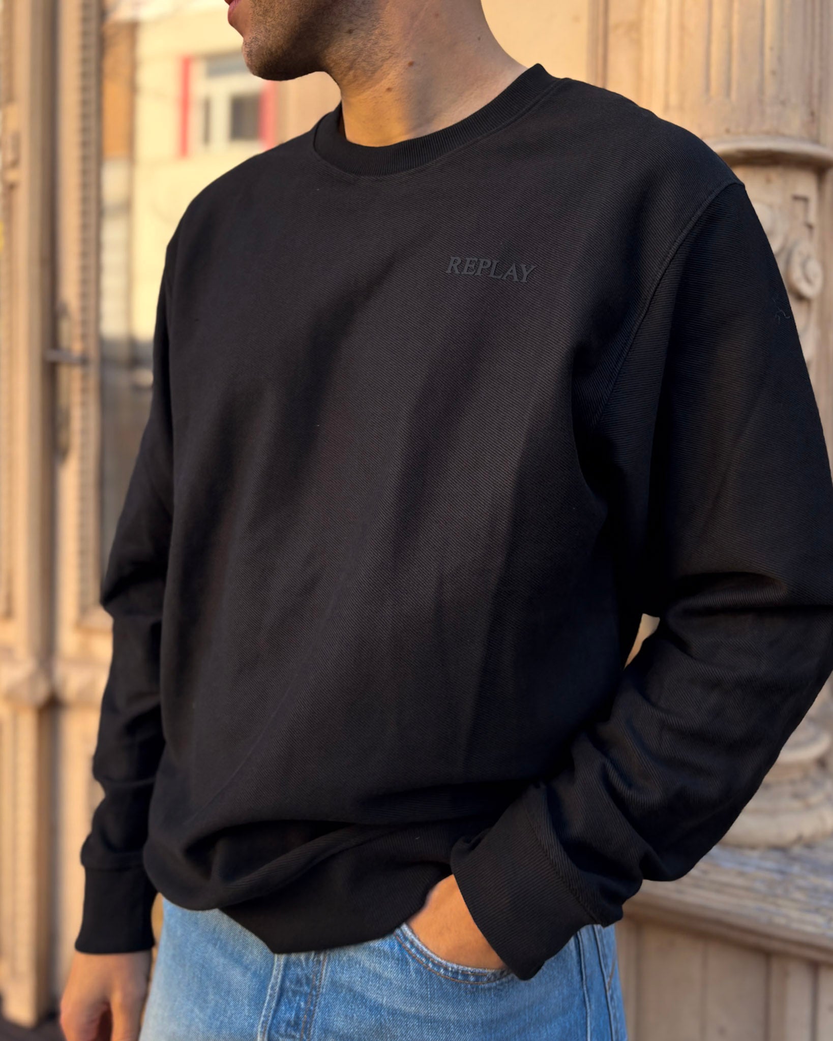 PÁNSKÉ TRIČKO REPLAY S DLOUHÝM RUKÁVEM Z REŽNÉ BAVLNY