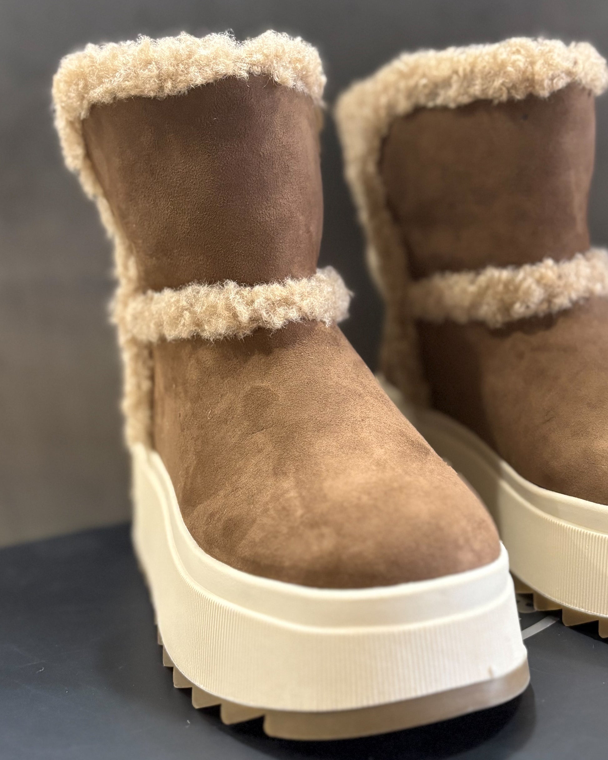 DÁMSKE VÁLENKY REPLAY S ÚMELOU KOŽUŠINOU