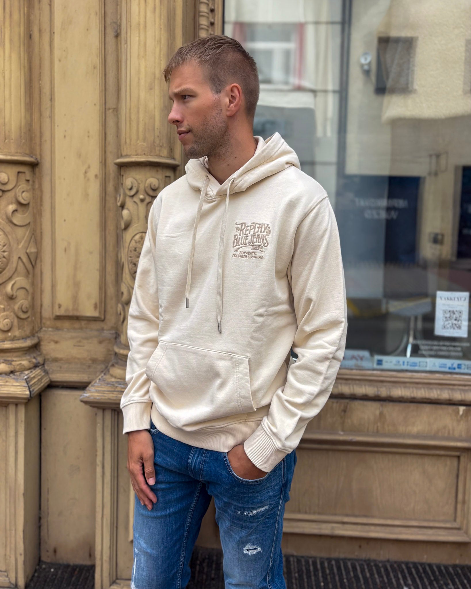 PÁNSKÁ BAVLNĚNÁ MIKINA REPLAY S VYŠÍVANÝM NÁPISEM