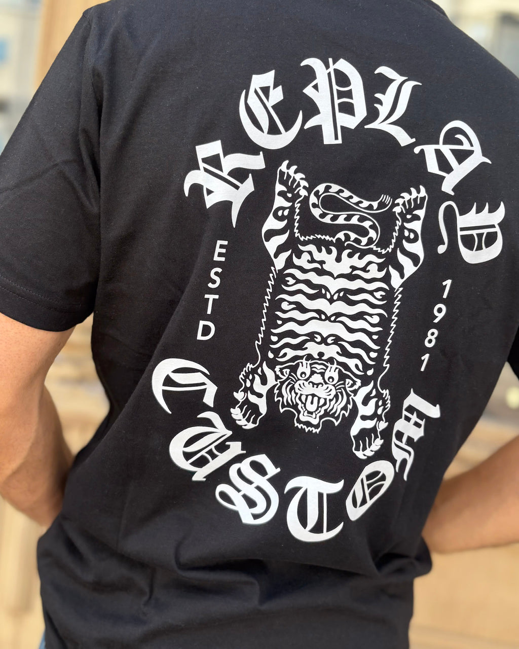 REPLAY MEN'S T-SHIRT WITH PRINT ON THE BACK