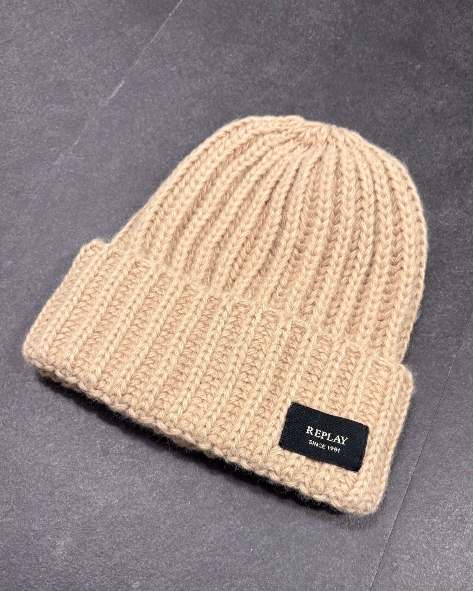 REPLAY SÁL ÉS SAPKA SZETT