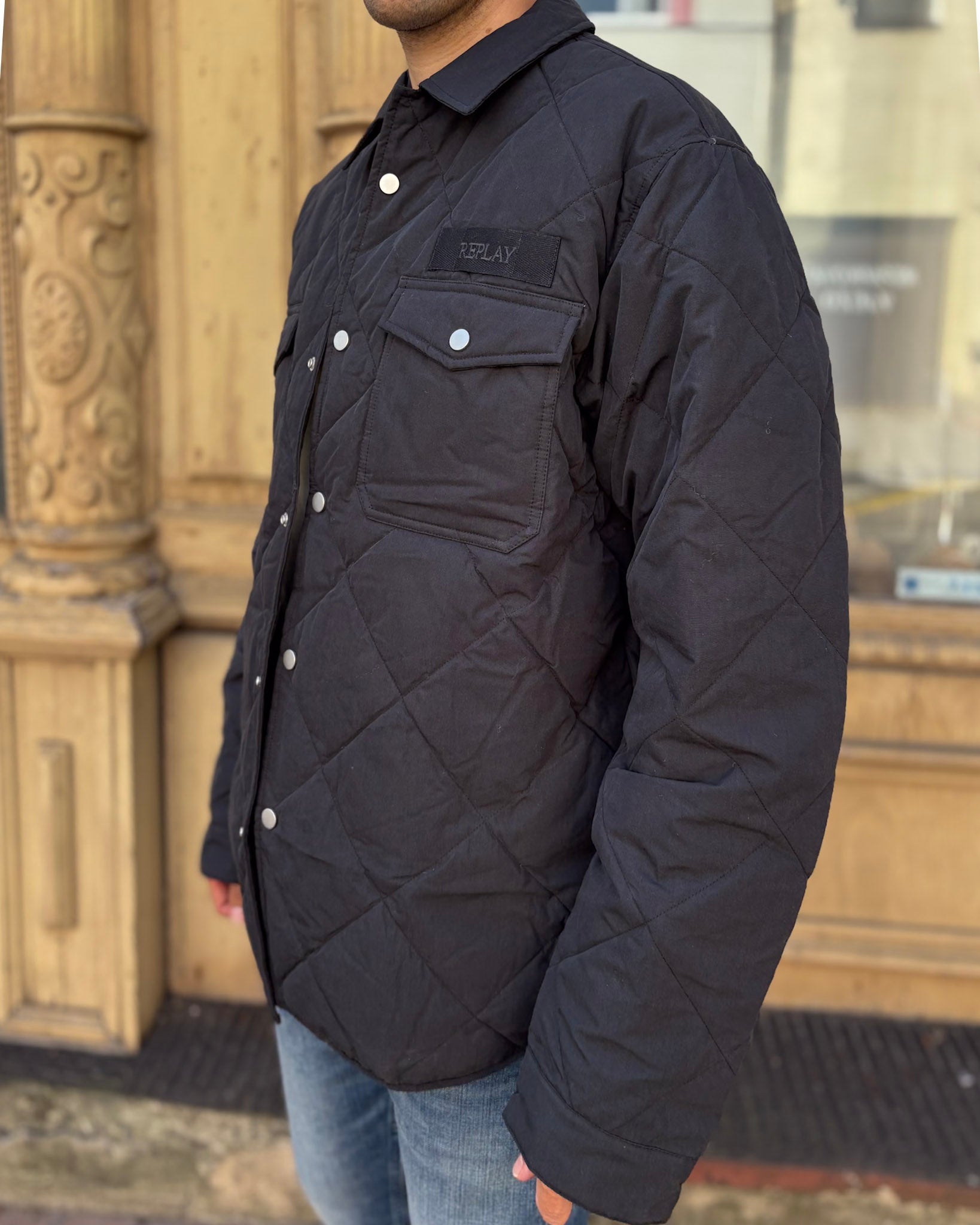 PÁNSKA BUNDA REPLAY S DIAMANTOVÝM PREŠÍVANÍM A LÍMCOM