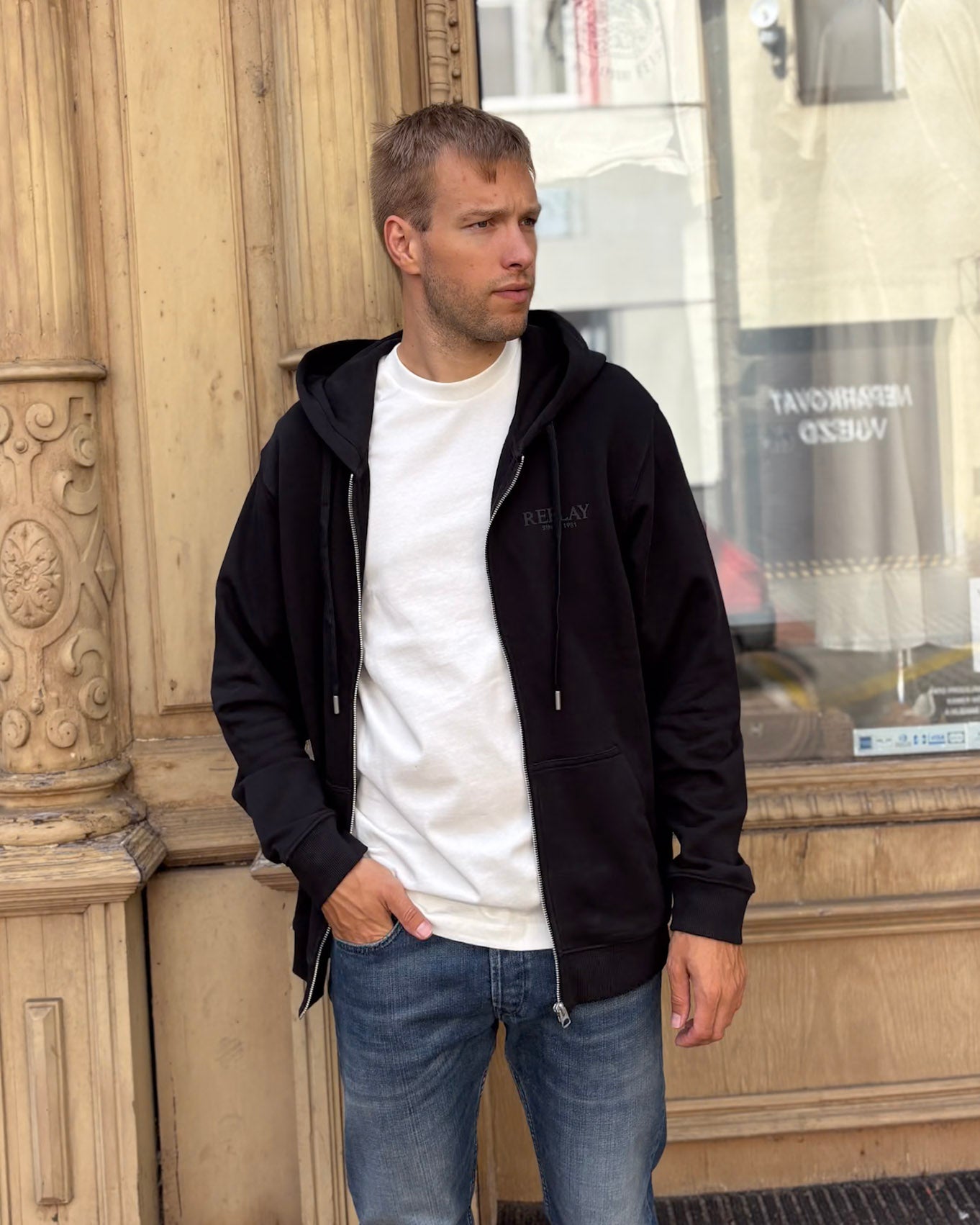 PÁNSKÁ MIKINA REPLAY S CELOPROPÍNACÍM ZIPEM A LOGEM