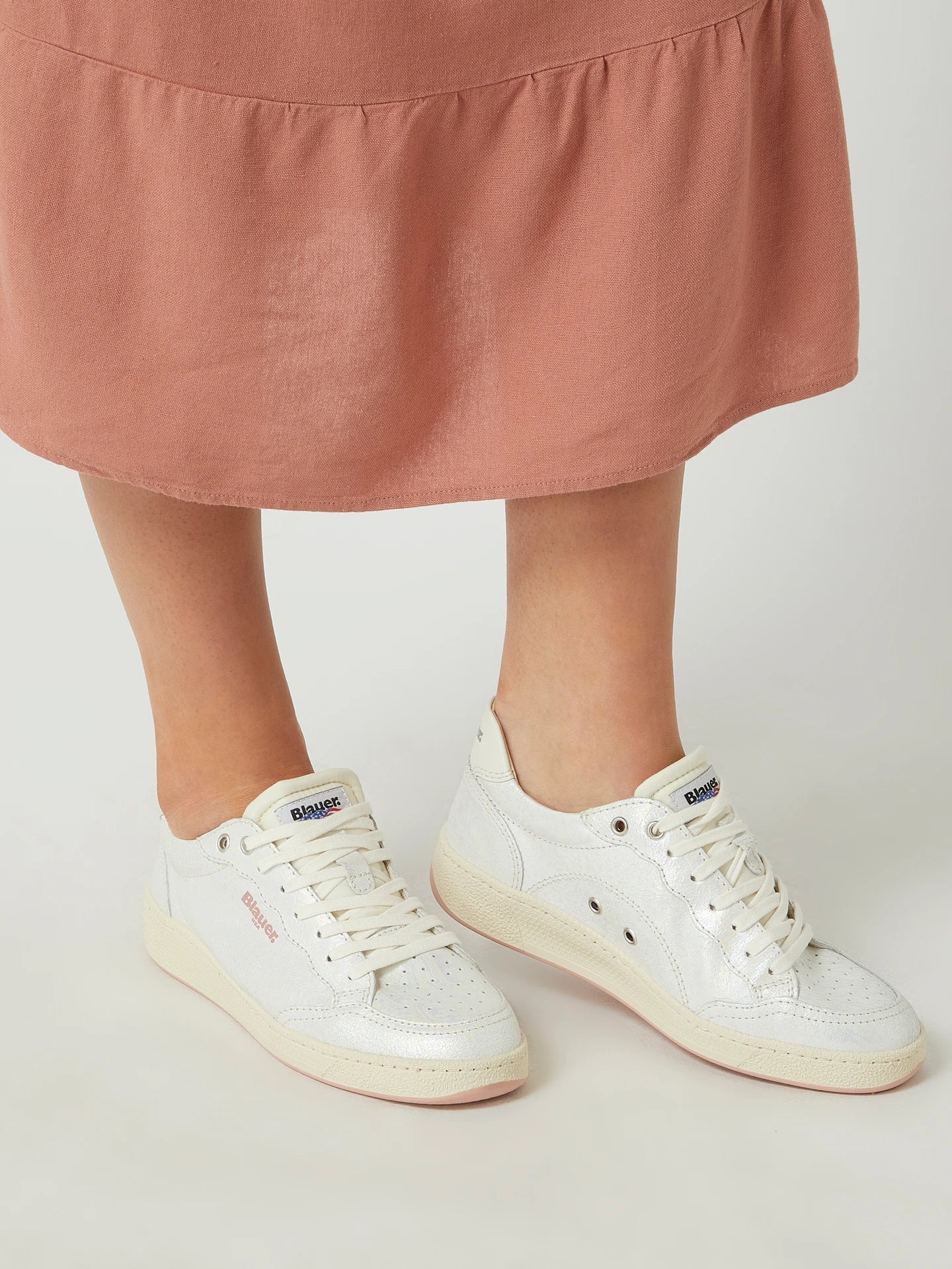 DÁMSKÉ BALUER TENISKY S LESKLÝM VZHLEDEM