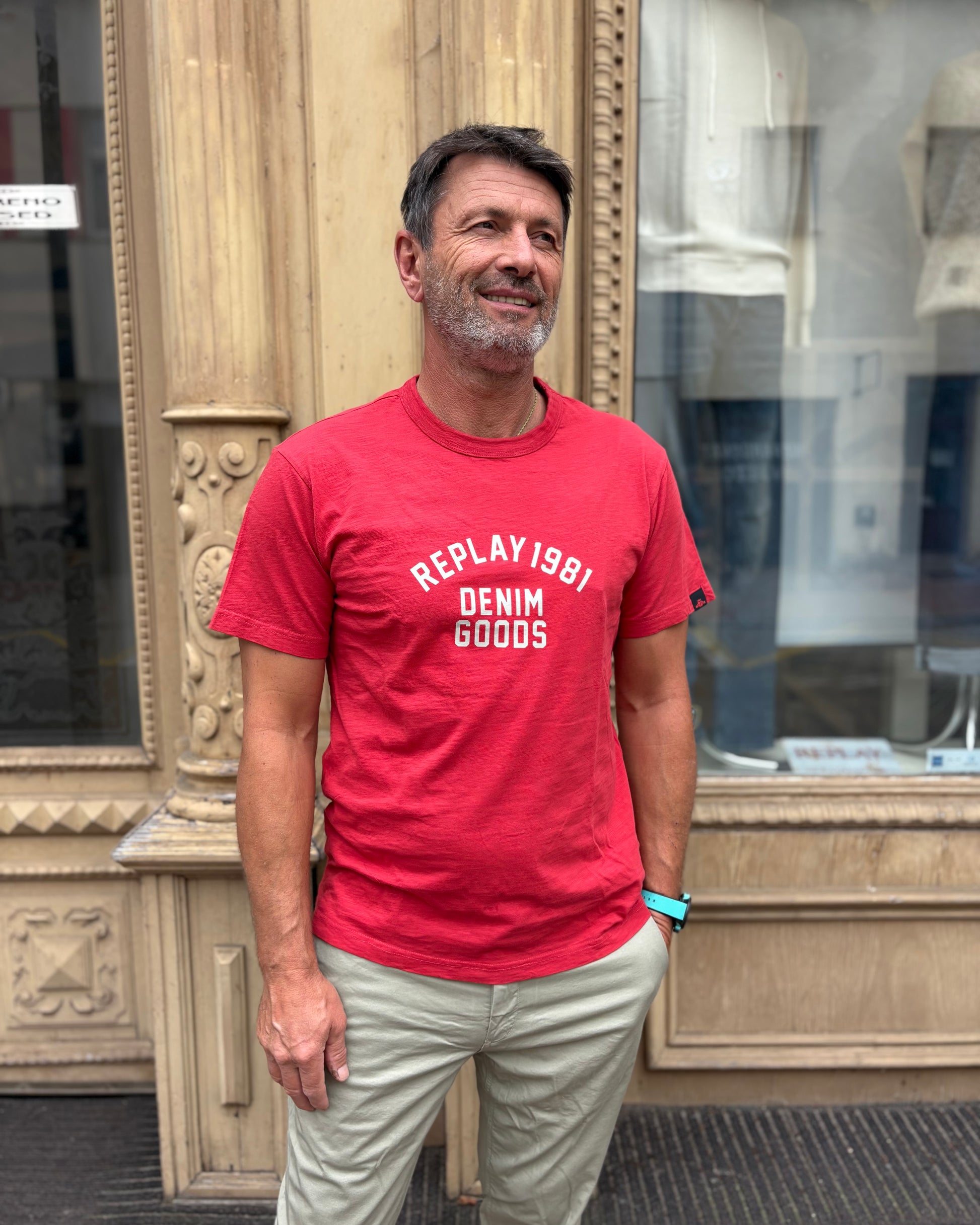 REPLAY PÁNSKÉ KRÁTKÉ TRIČKO S NÁPISEM