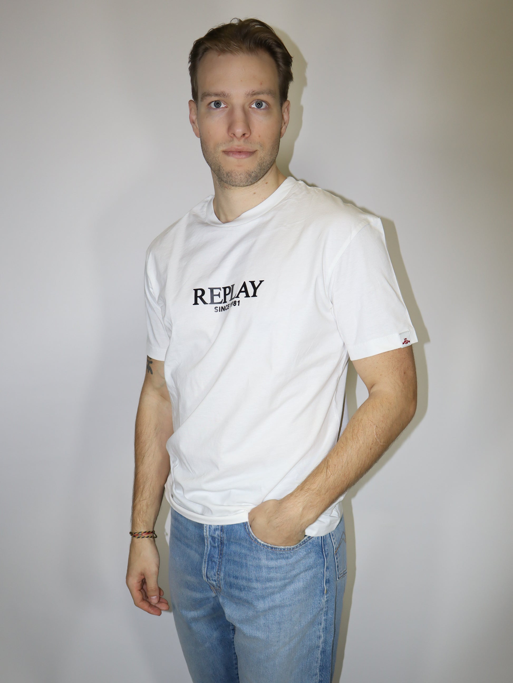 REPLAY PÁNSKÉ TRIČKO VOLNÉHO STŘIHU S POTISKEM