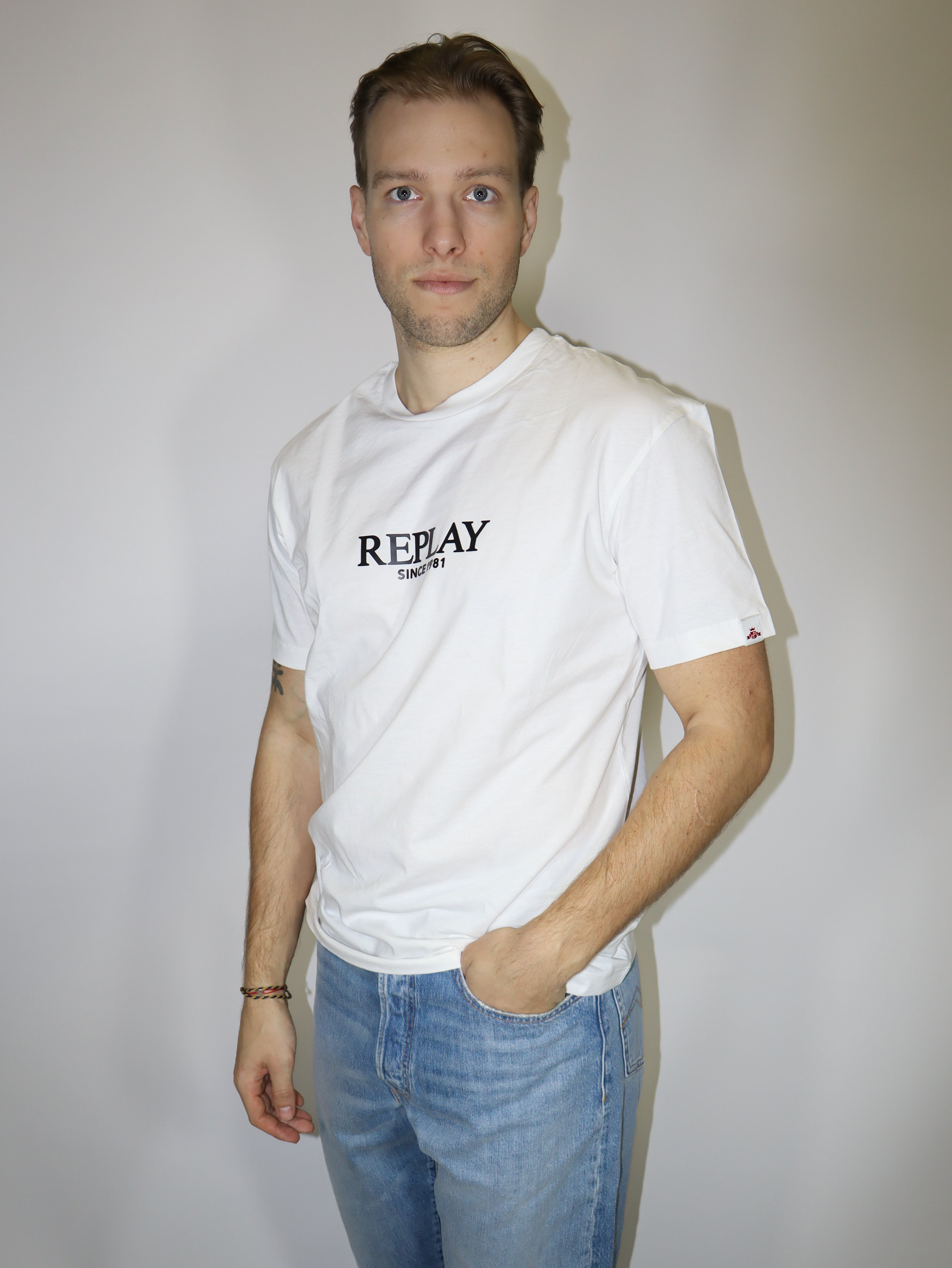 REPLAY PÁNSKÉ TRIČKO VOLNÉHO STŘIHU S POTISKEM