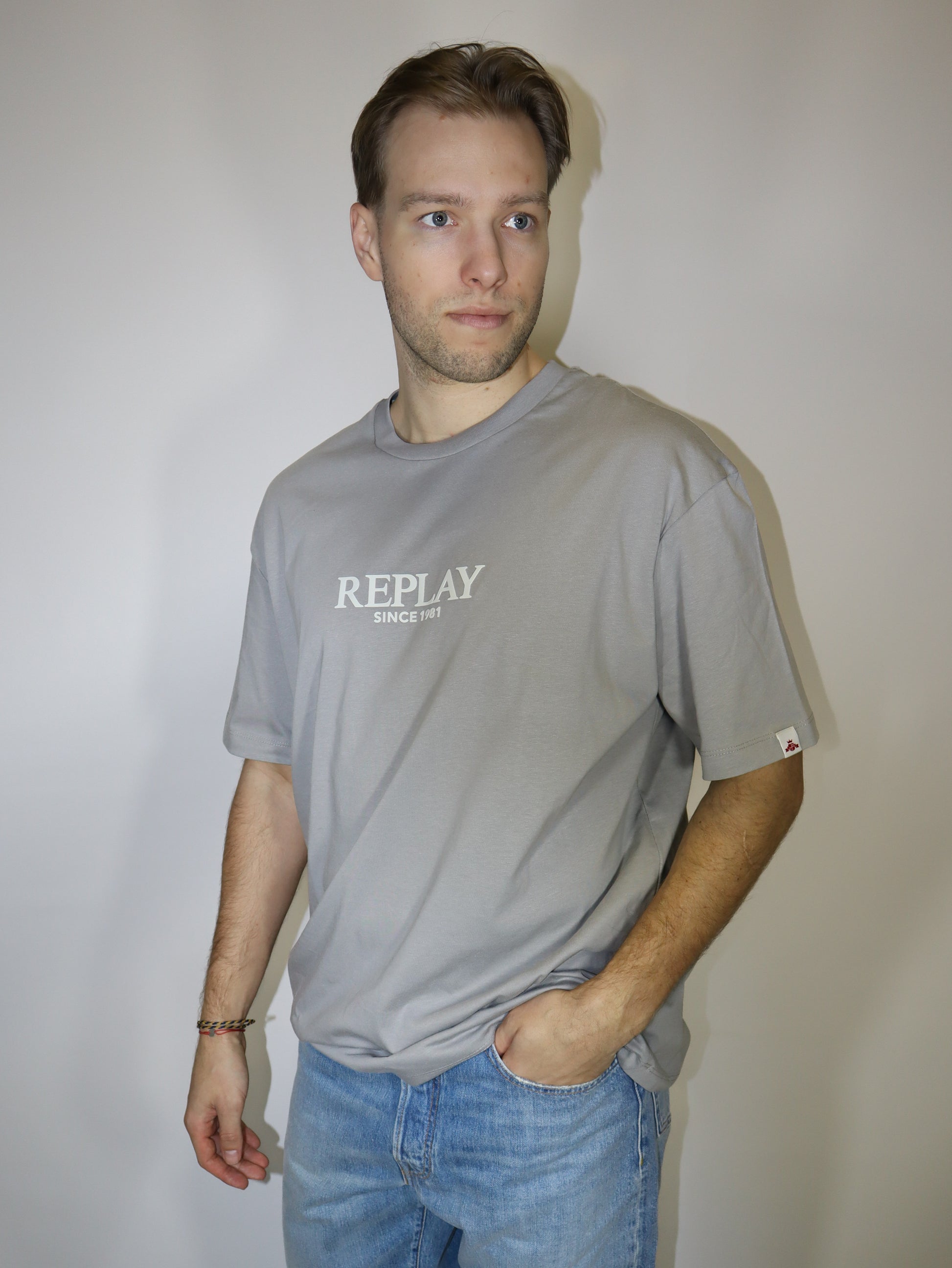 REPLAY PÁNSKÉ TRIČKO VOLNÉHO STŘIHU S POTISKEM