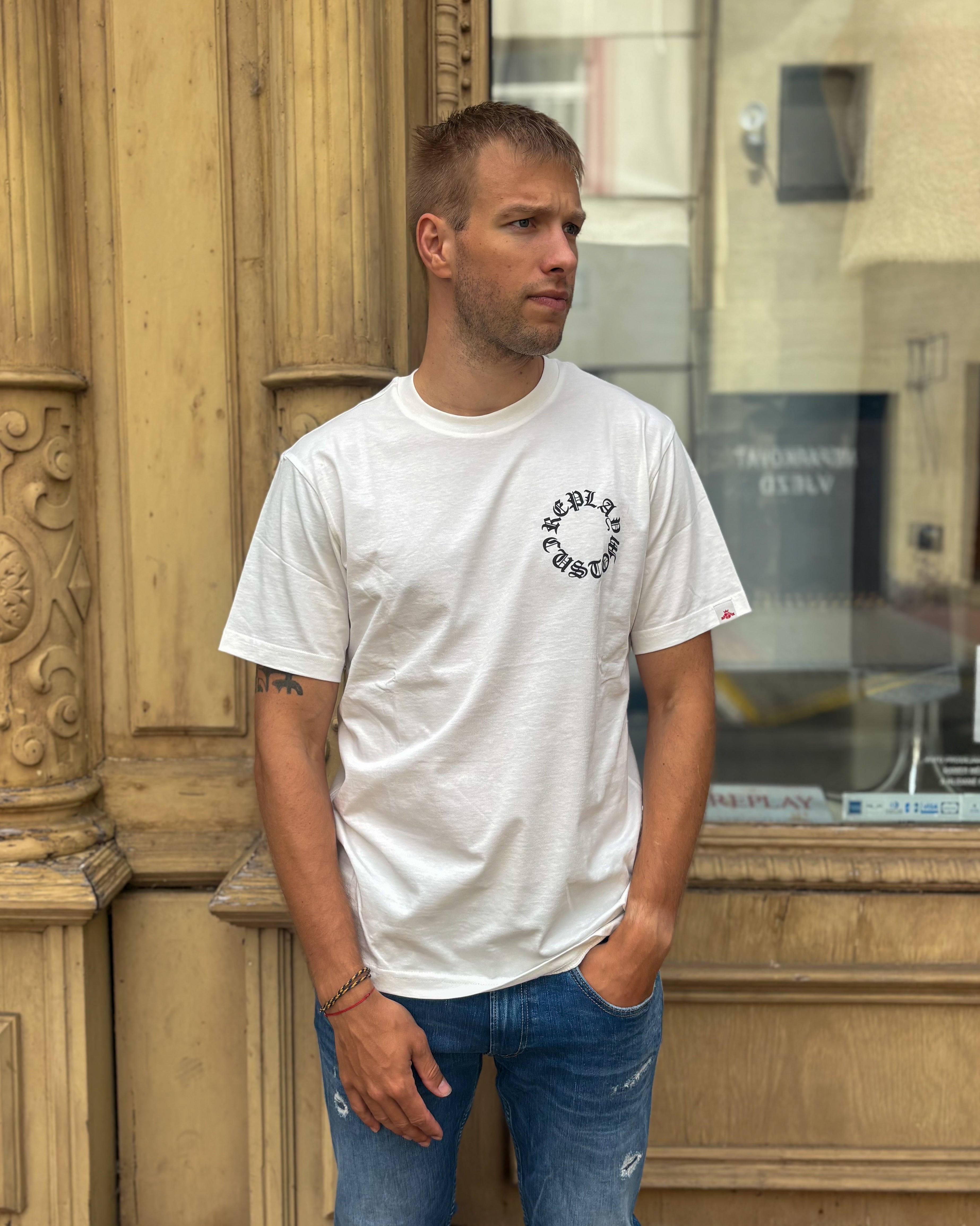 REPLAY FÉRFI PÓLÓ NYOMTATÁSSAL A HÁTULJÁN