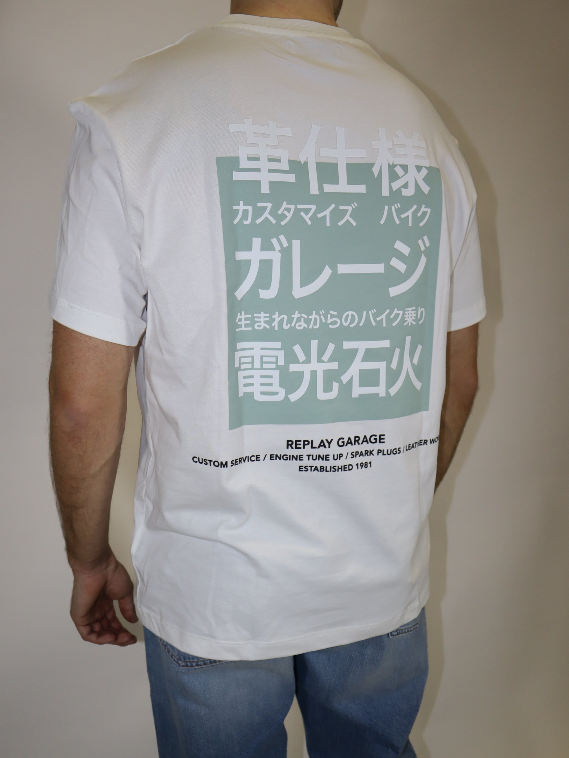 REPLAY PÁNSKÉ TRIČKO UVOLNĚNÉHO STŘIHU S POTISKEM