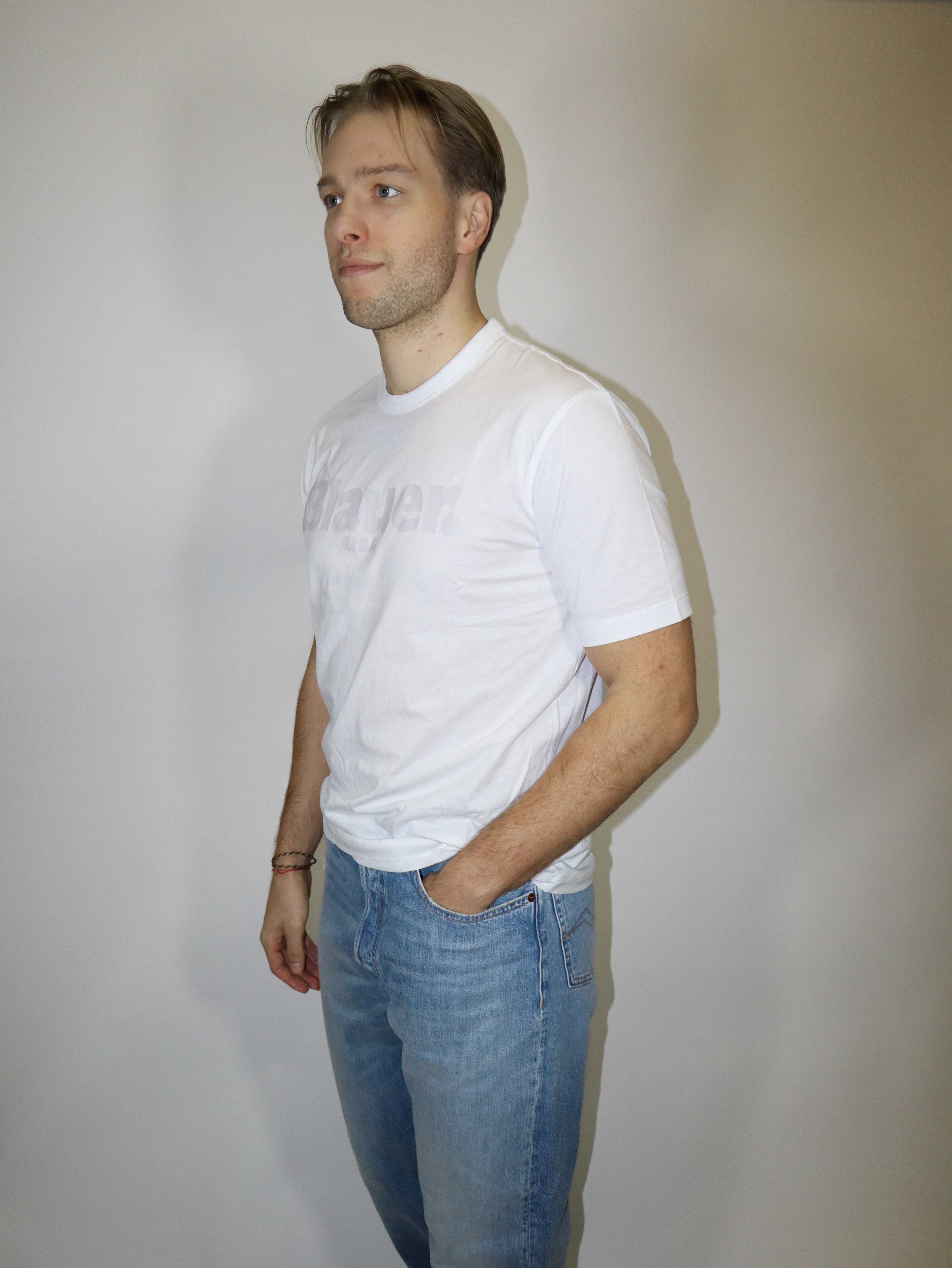 BLAUER PANSKÉ TRIČKO S POTISKEM TÓN V TÓNU