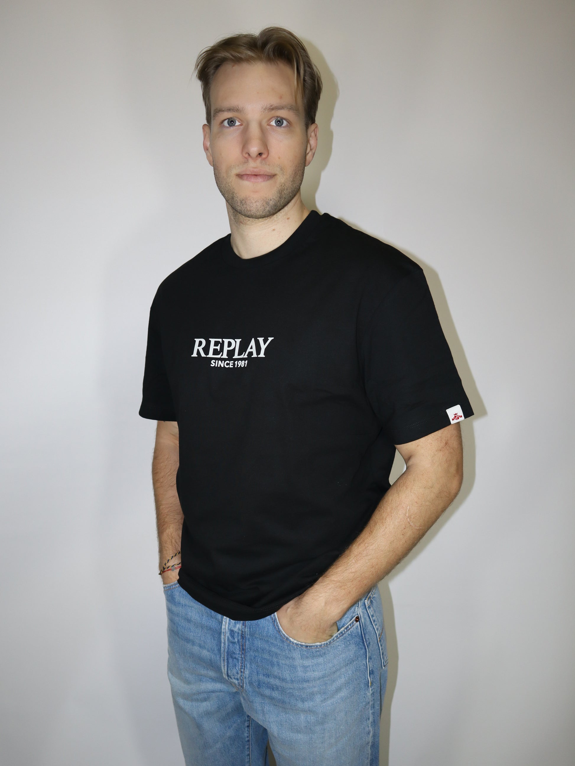 REPLAY PÁNSKÉ TRIČKO VOLNÉHO STŘIHU S POTISKEM