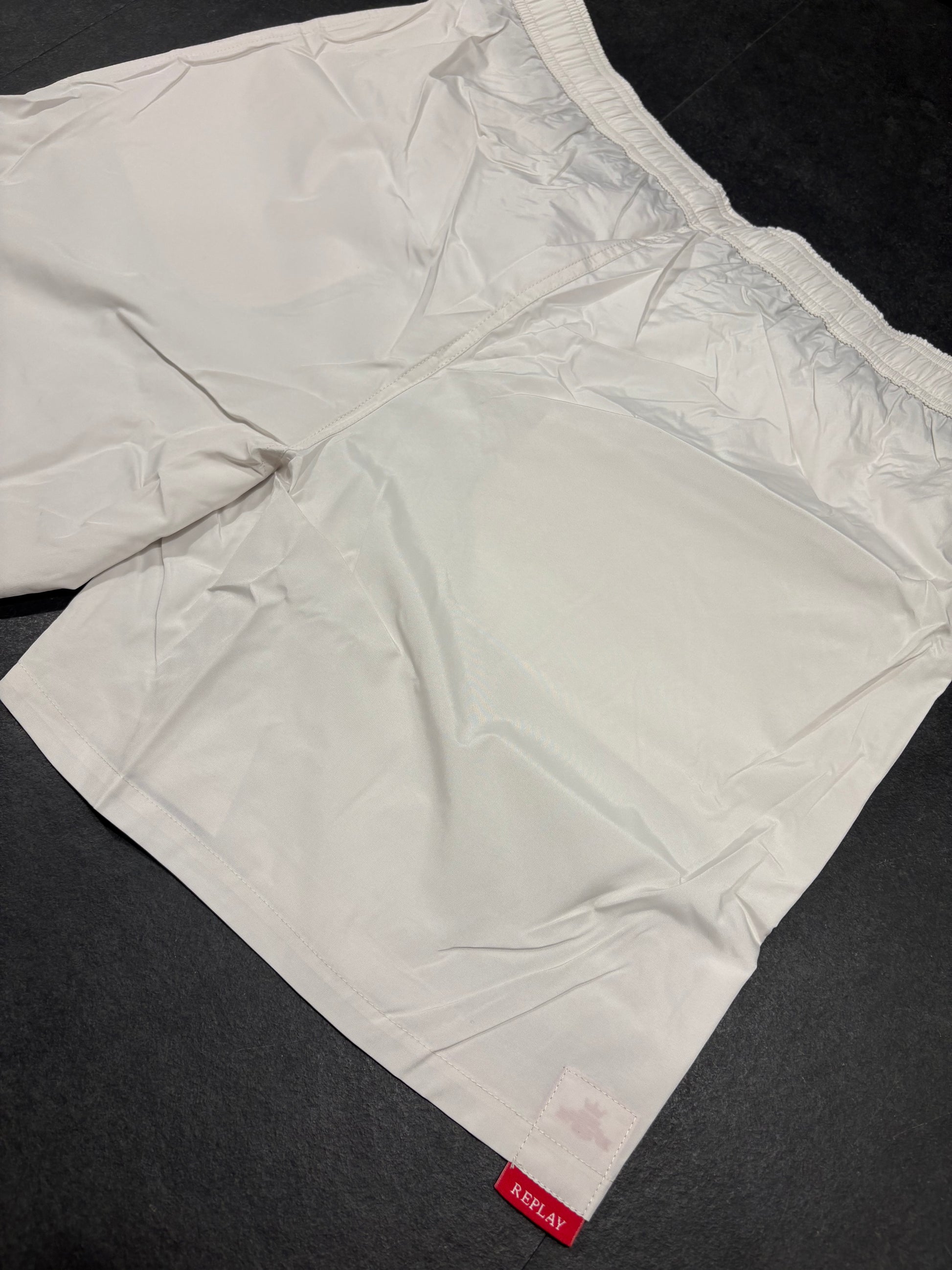 REPLAY PÁNSKE JEDNOFAREBNÉ PLAVKY KRAŤASOVÉHO STRIHU