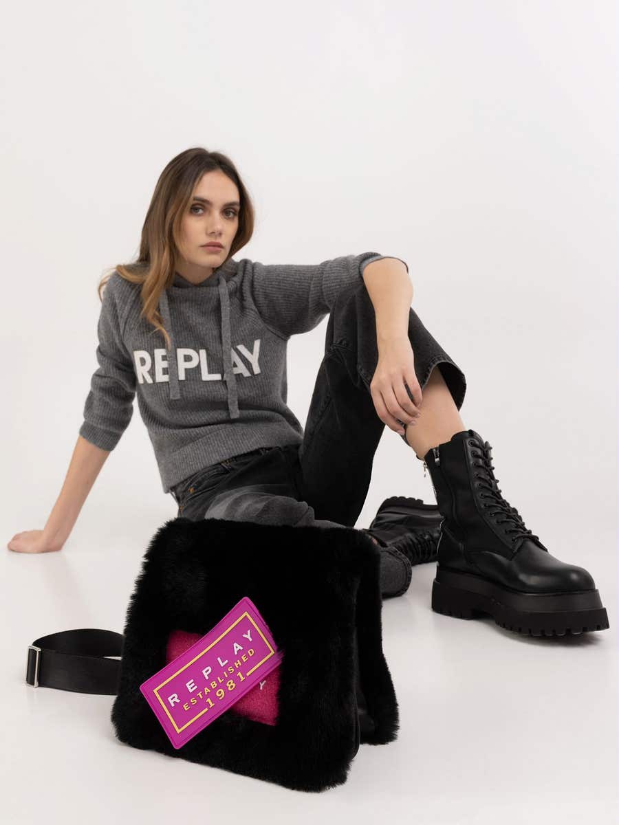 REPLAY LEVÁGOTT KAPUCNIS PULÓVER