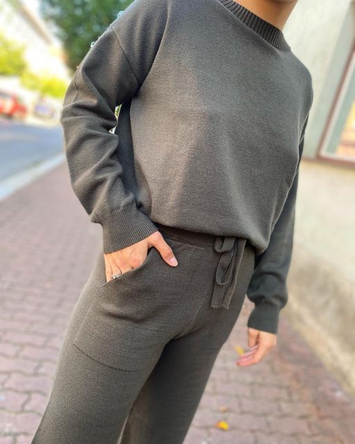 REPLAY OVERSIZED SVETR S VÝSTŘIHEM - DK3566 .000.G23372