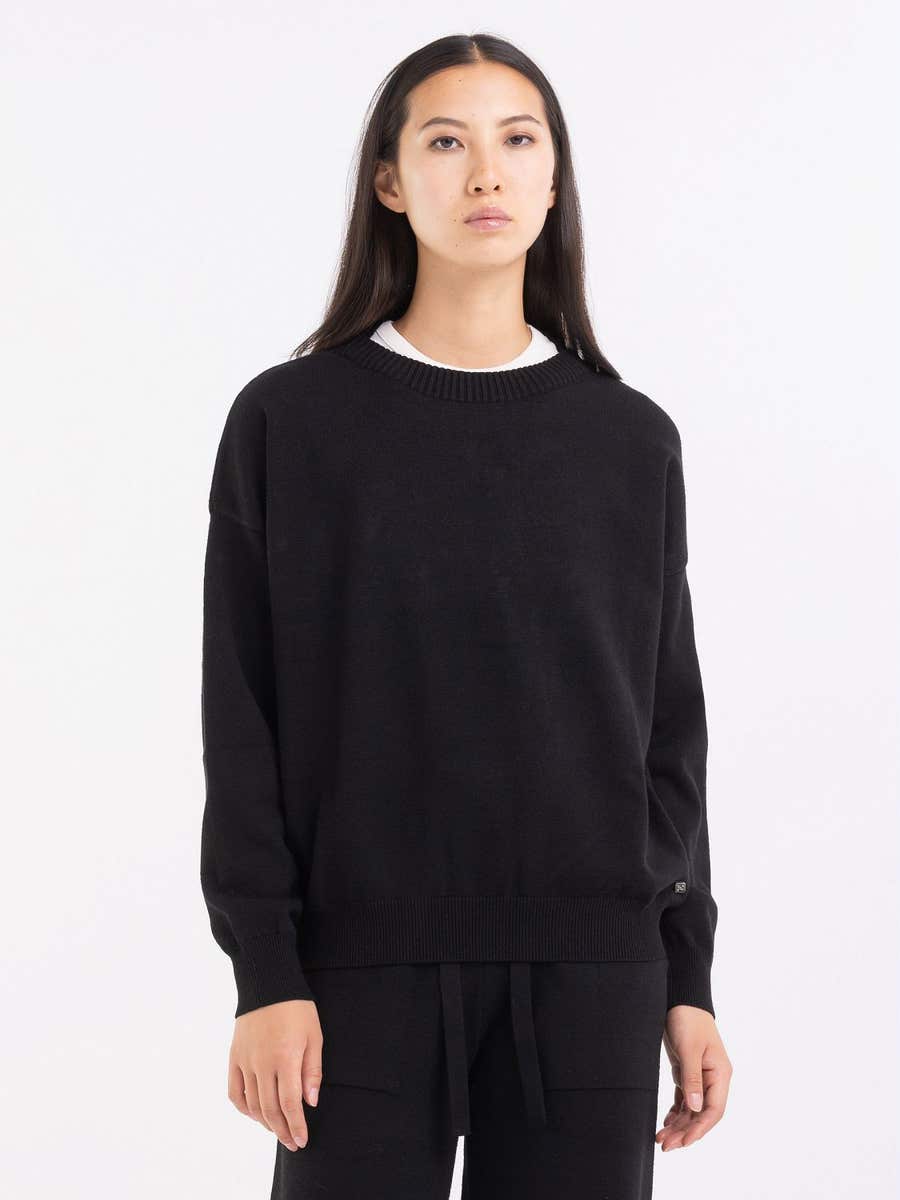 REPLAY TÚLMÉRETES NŐI PULÓVER DEKORÁCIÓVAL