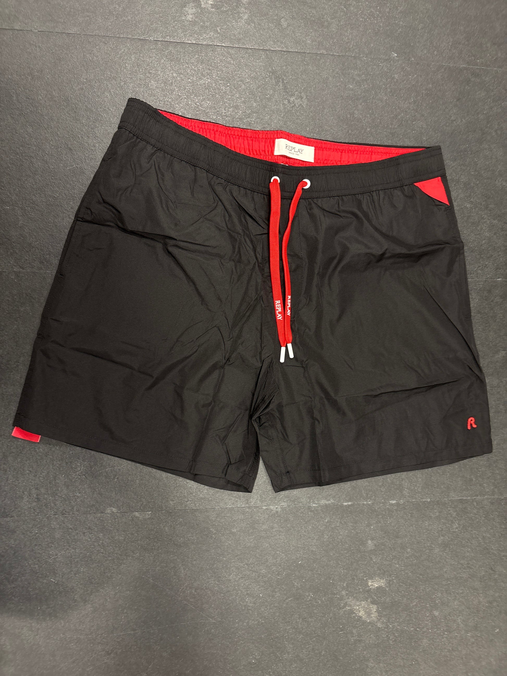 REPLAY PÁNSKE JEDNOFAREBNÉ PLAVKY KRAŤASOVÉHO STRIHU