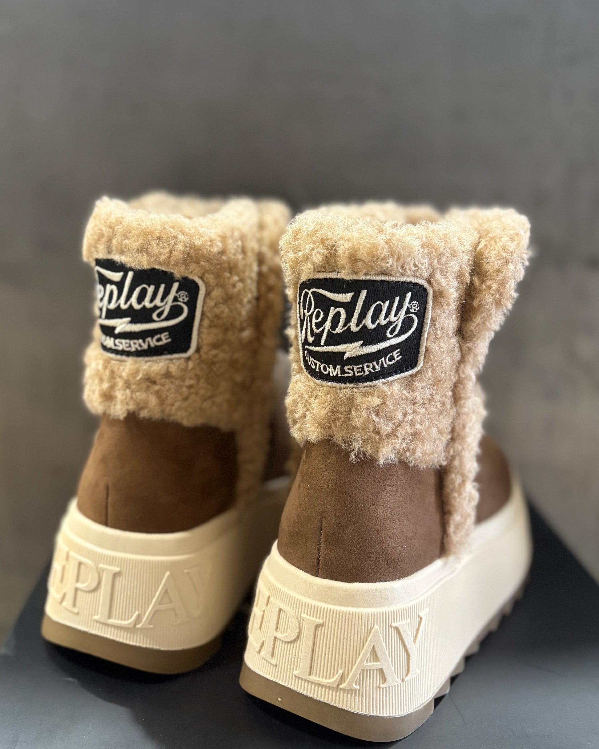 DÁMSKE VÁLENKY REPLAY S ÚMELOU KOŽUŠINOU