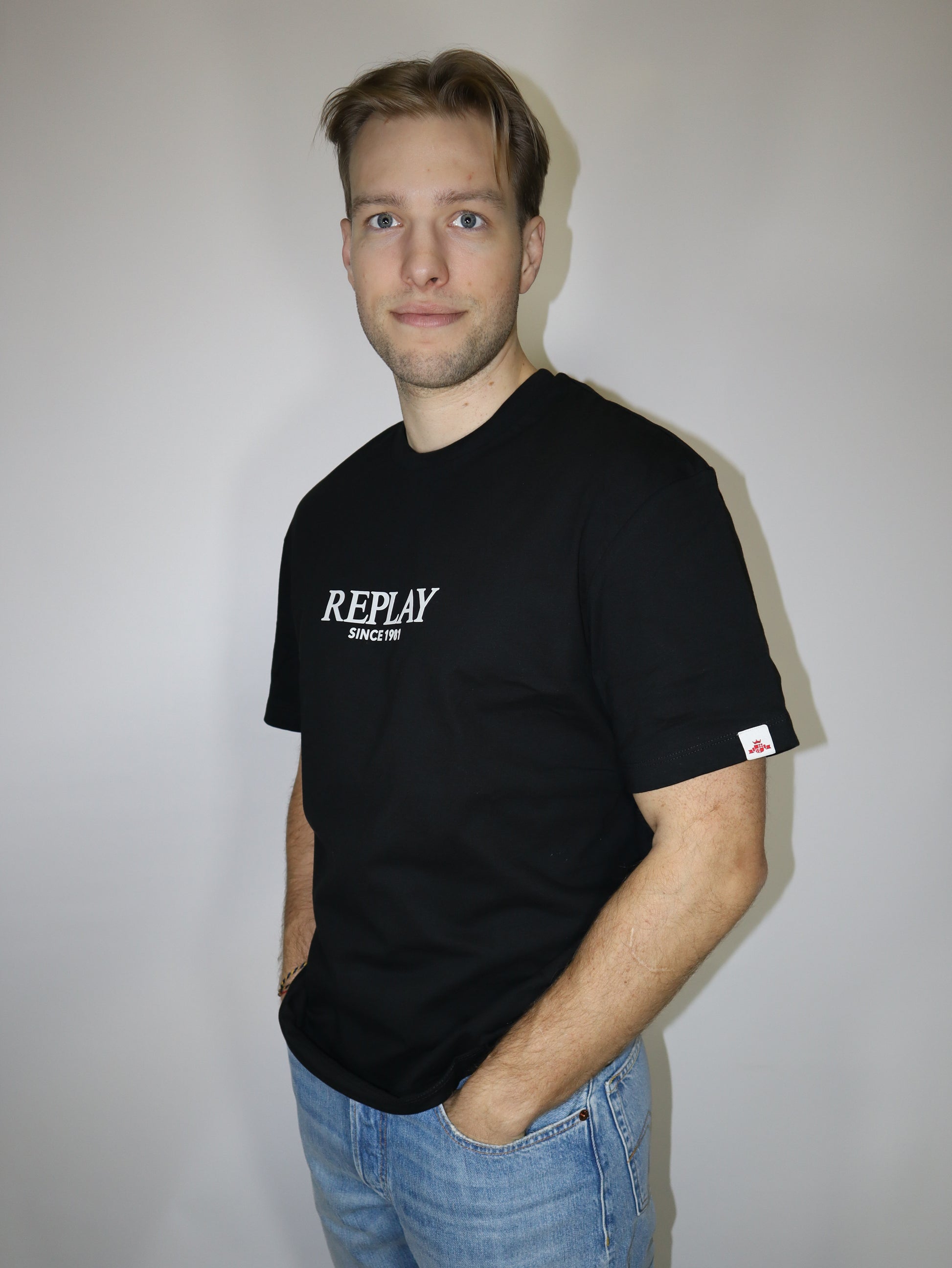 REPLAY PÁNSKÉ TRIČKO VOLNÉHO STŘIHU S POTISKEM