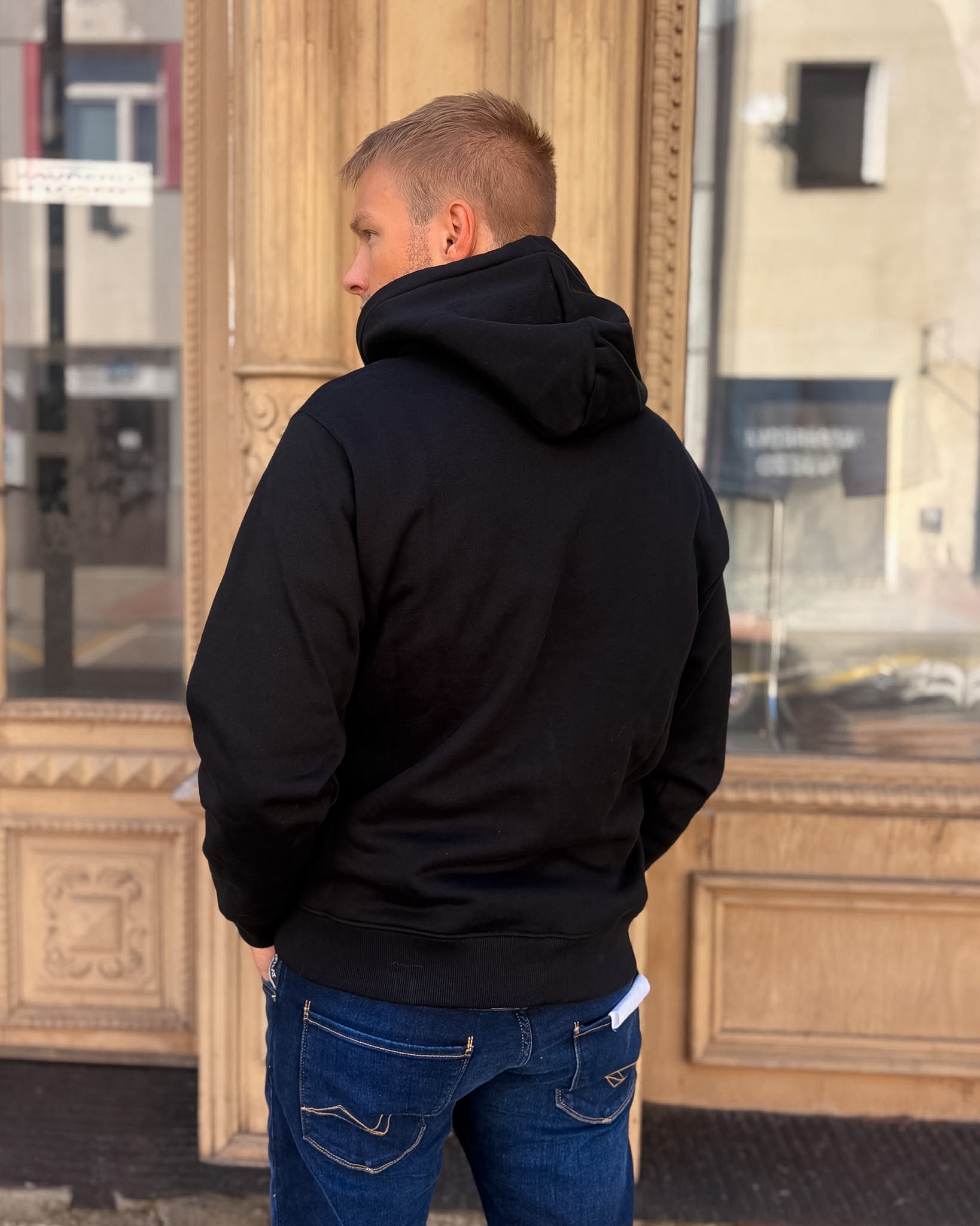 HERREN-REPLAY-HOODIE MIT KAPUZE UND R-STICKEREI 