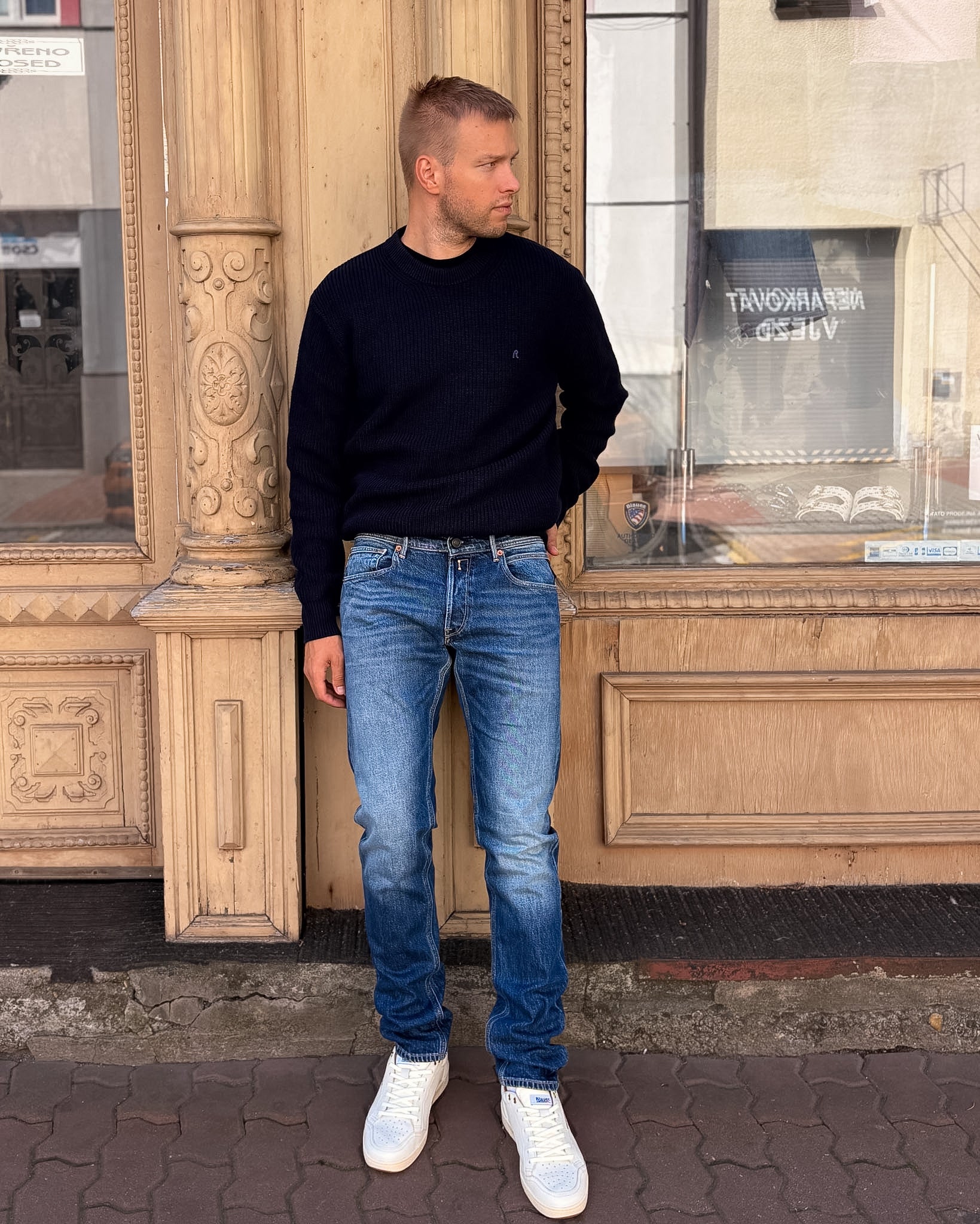 HERREN-JEANS REPLAY GROVER REGULAR SLIM FIT MIT VINTAGE-EFFEKT - M1008 .00B.727 282