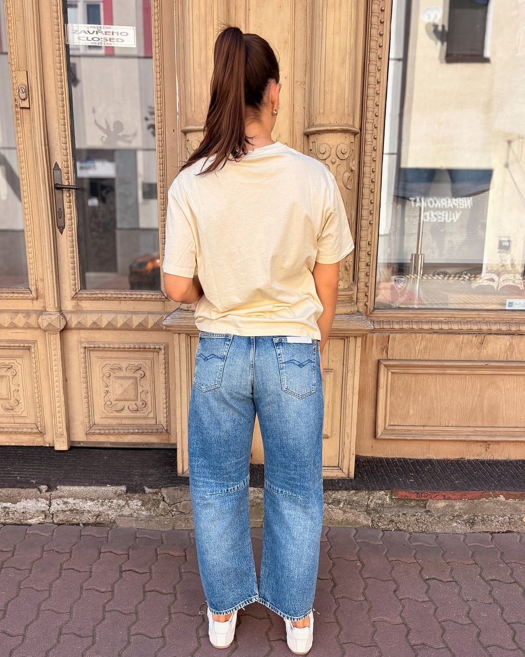 DÁMSKÉ DŽÍNY REPLAY JANIE BARREL FIT S VINTAGE EFEKTEM