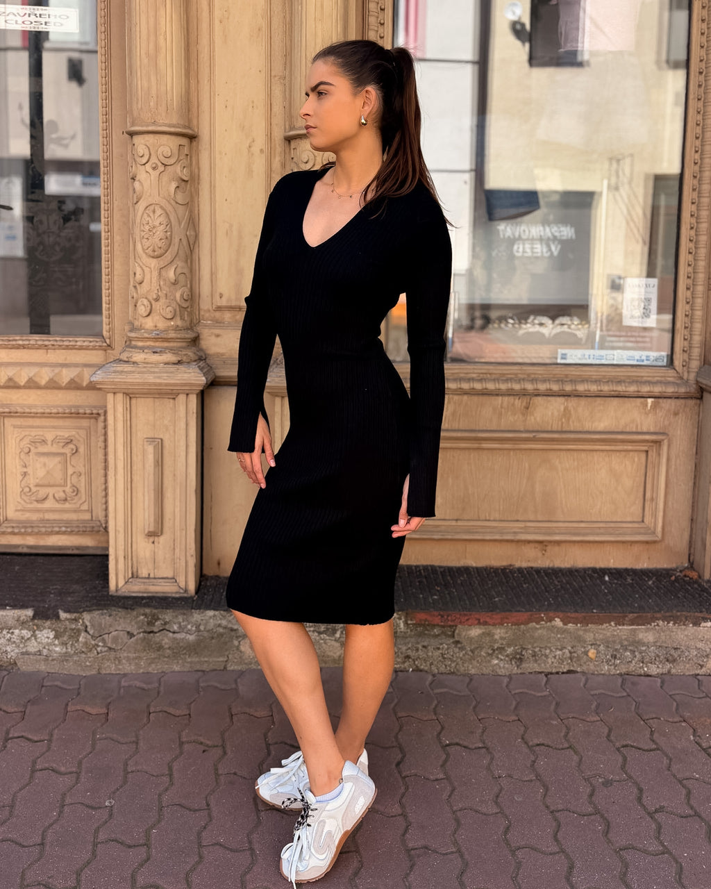 REPLAY DAMEN STRICKKLEID MIT GROBEM RIPPSTRICK UND V-AUSSCHNITT
