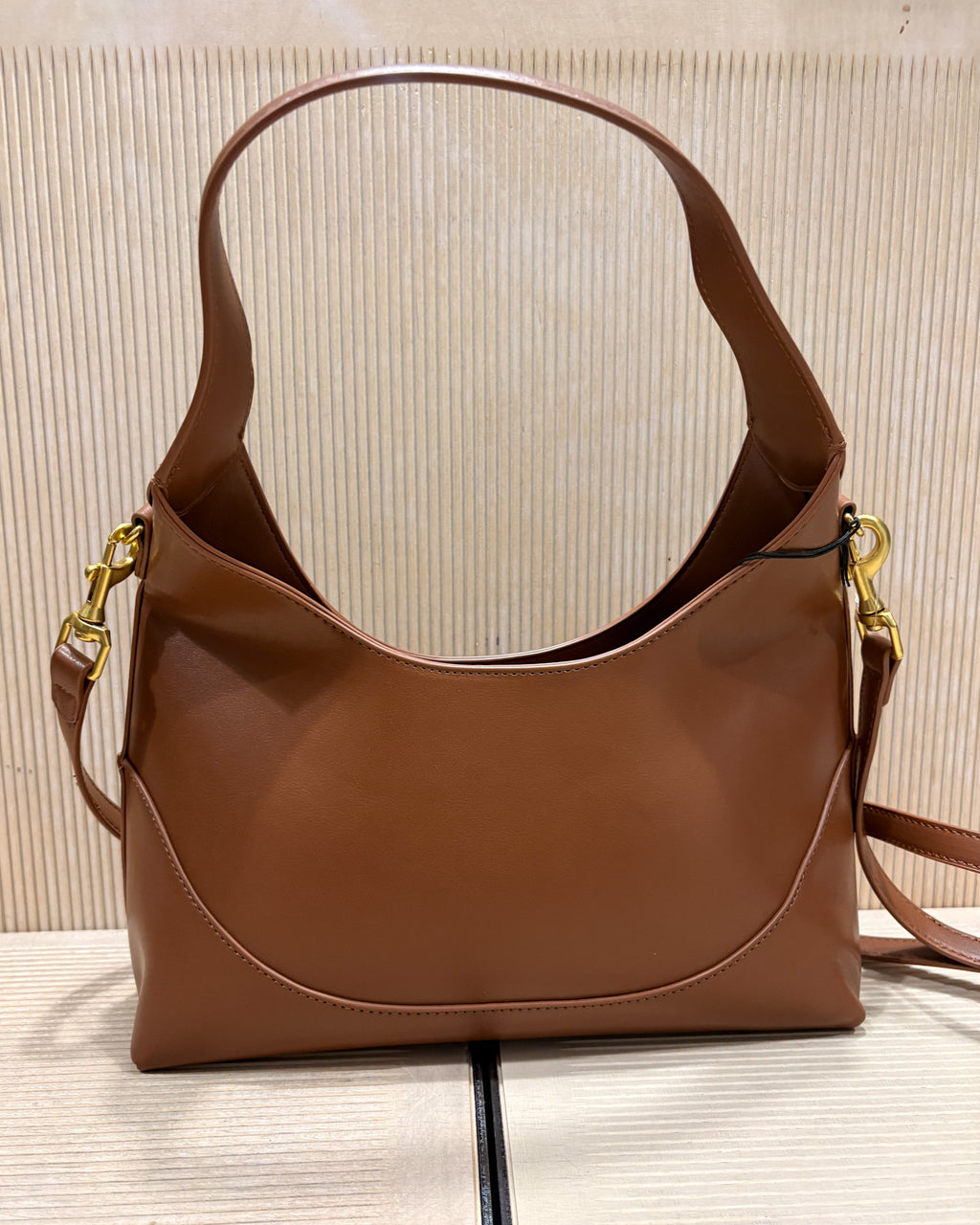DÁMSKÁ HOBO KABELKA REPLAY S KOVOVOU SPONOU S LOGEM A CROSSBODY POPRUHEM - FW01BY .000.A7243S