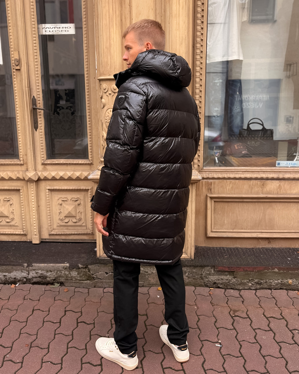 HERREN-DAUNENMANTEL BLAUER MIT GLÄNZENDER OBERFLÄCHE UND HORIZONTALER STEPPUNG - 26WBLUK02350005958
