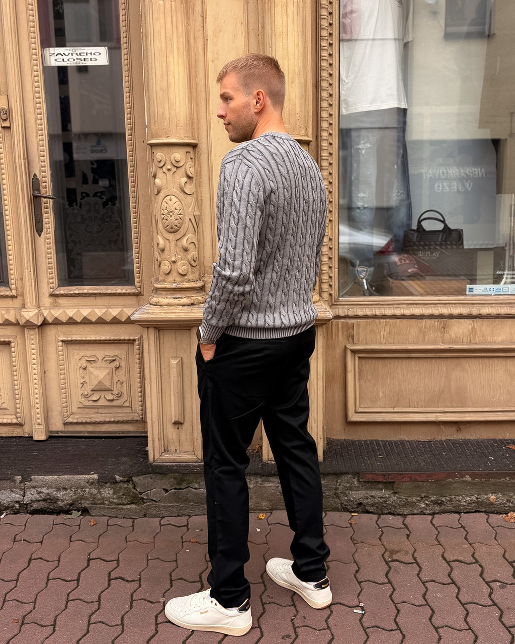 PÁNSKÉ CHINO KALHOTY REPLAY SLIM FIT S POUTKEM NA OPASEK S LOGEM – M0019 .001.22235