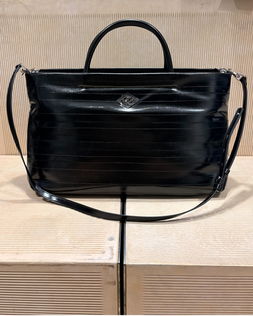 REPLAY SHOPPER FÜR DAMEN MIT GLÄNZENDER OBERFLÄCHE - FW01BR .000.A7243S