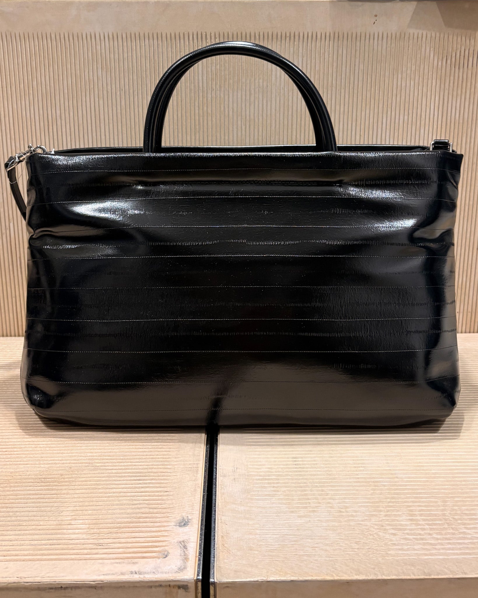 REPLAY SHOPPER FÜR DAMEN MIT GLÄNZENDER OBERFLÄCHE - FW01BR .000.A7243S