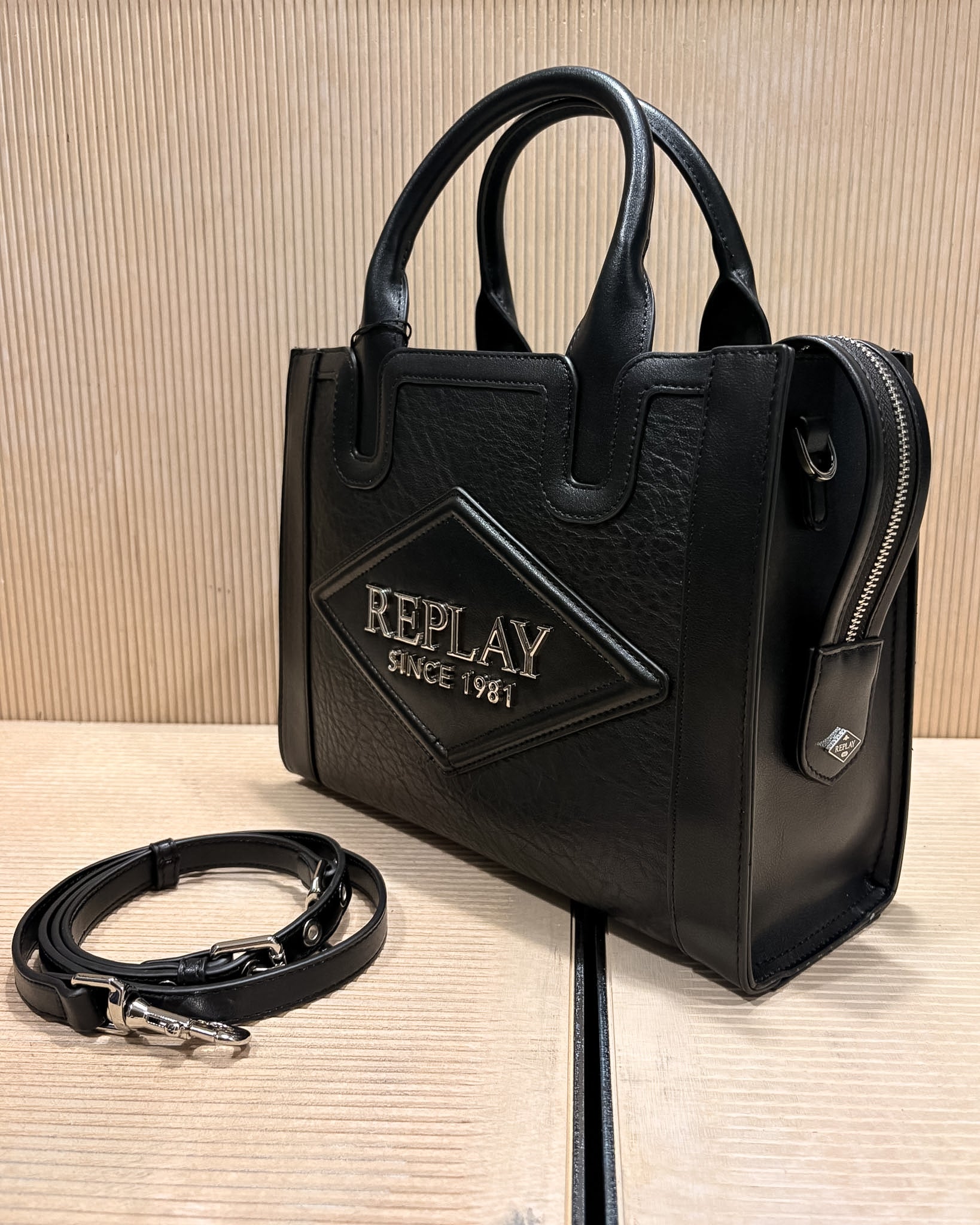 DÁMSKÁ KABELKA REPLAY S LOGEM SINCE 1981 