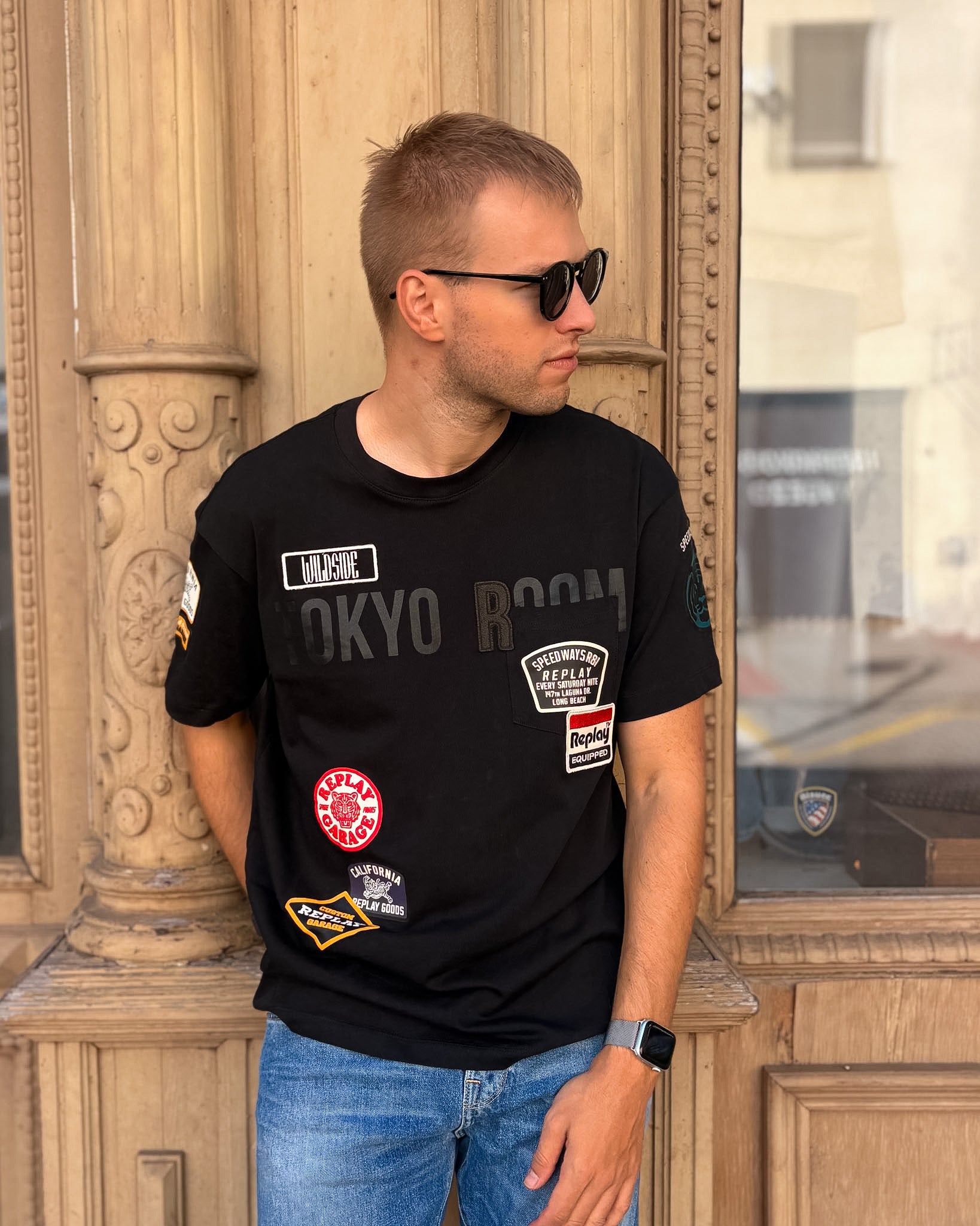 HERREN-T-SHIRT REPLAY RELAXED FIT MIT BRUSTTASCHE UND PATCHES – M13MA .000.7242KW