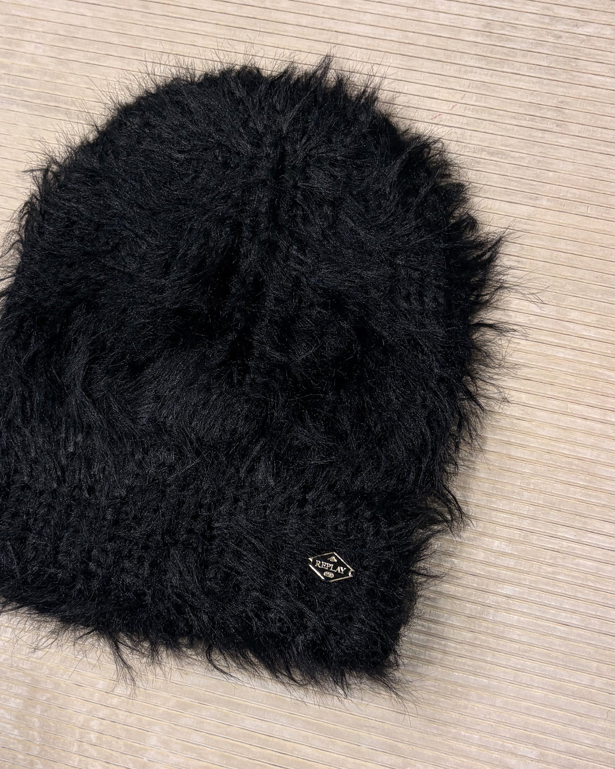 DAMEN-STRICKMÜTZE REPLAY AUS WEICHEM, FLAUSCHIGEM GARN - AW00AS .000.A7243Q