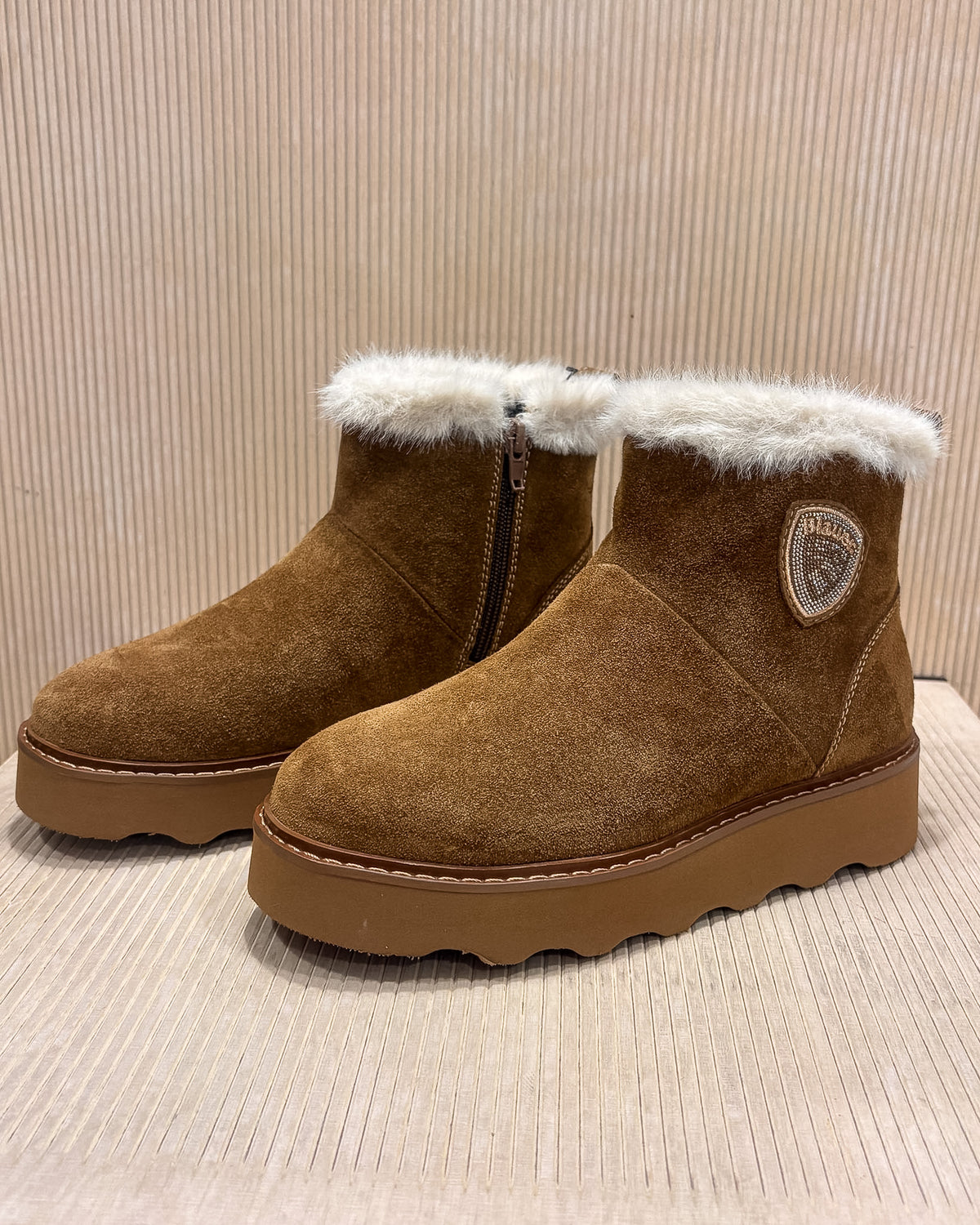 BLAUER KYLE WOMEN'S WARM-LINED SUEDE ANKLE BOOTS